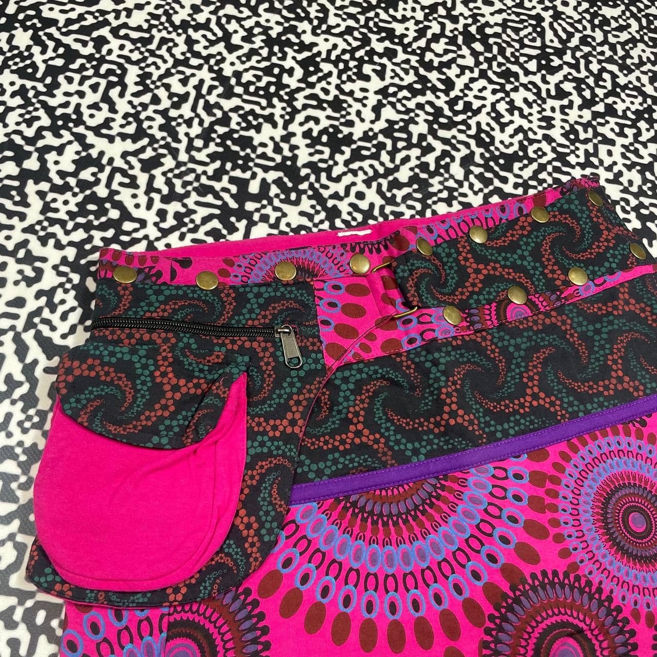 Japanese Brand Vintage Y2K Japanese Retro Hippie Sexy Style Mini Skirt Size 28" / US 6 / IT 42 - 8 Thumbnail