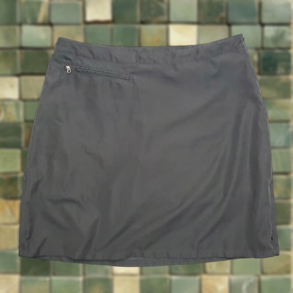 Patagonia VINTAGE Patagonia Skort Womens 6 Black Lined Outdoors Performance Skirt Hike Gorp Size 30" / US 8 / IT 44 - 1 Thumbnail