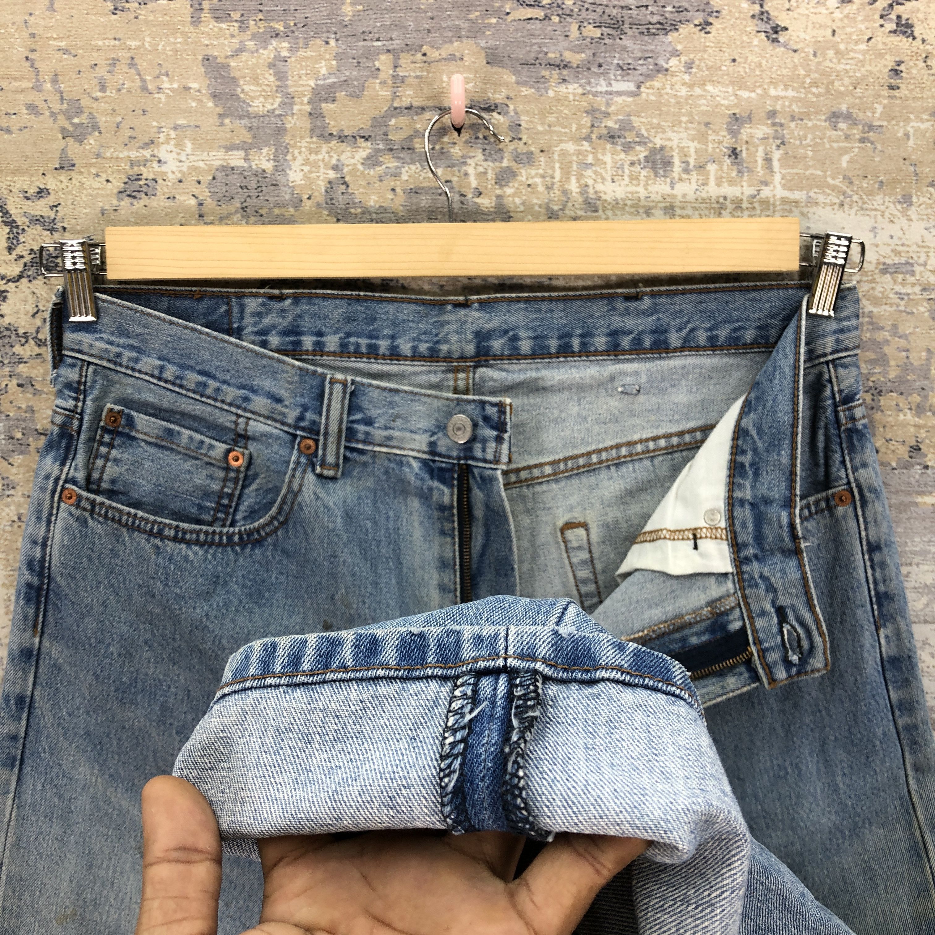 Levi's Vintage Levis 550 Light Wash Denim Dirty Levi's Faded Jeans Size US 36 / EU 52 - 7 Thumbnail