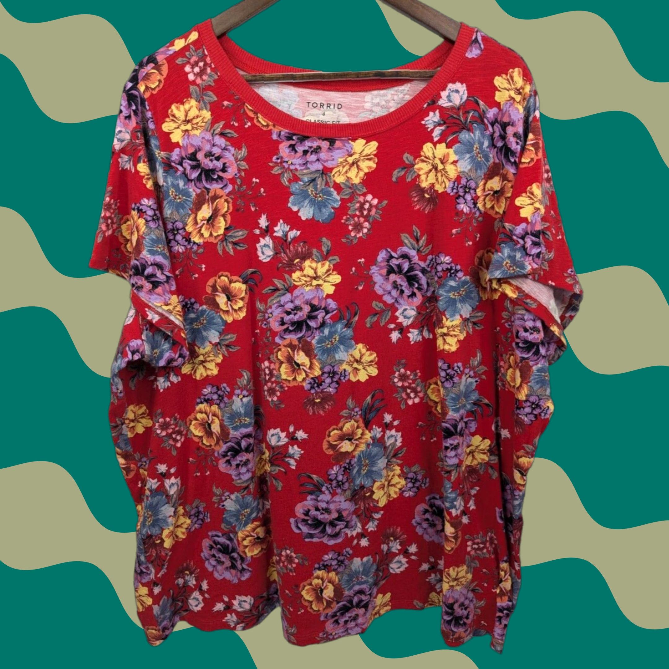 Torrid Torrid Red Floral Classic Fit Short Sleeve Crew Neck Stretch Plus Size 4X T-Shirt Size 40" / US 18 - 1 Thumbnail