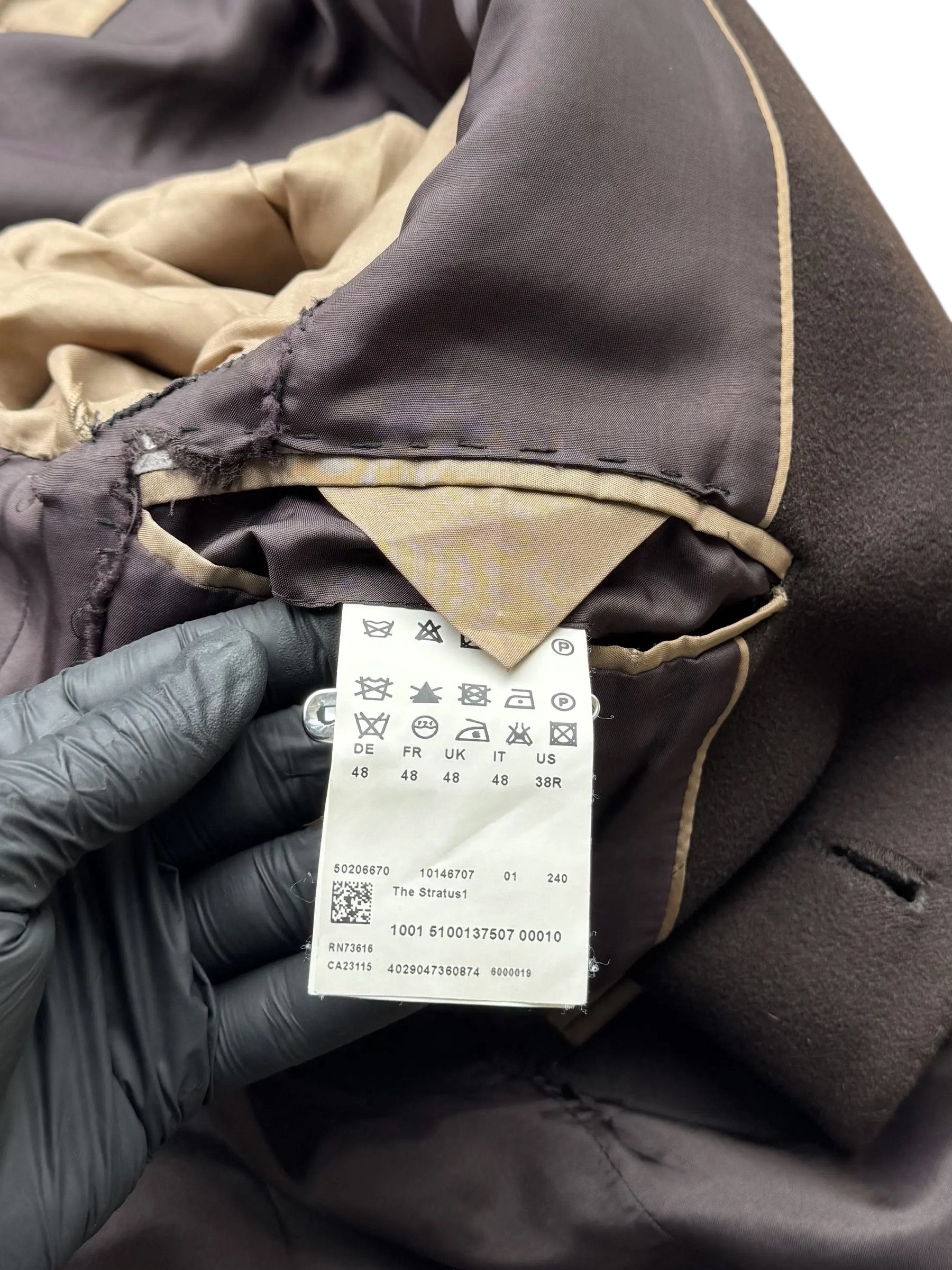 Hugo Boss Hugo Boss Vintage Distressed Wool Coat(V38) Size US S / EU 44-46 / 1 - 8 Thumbnail