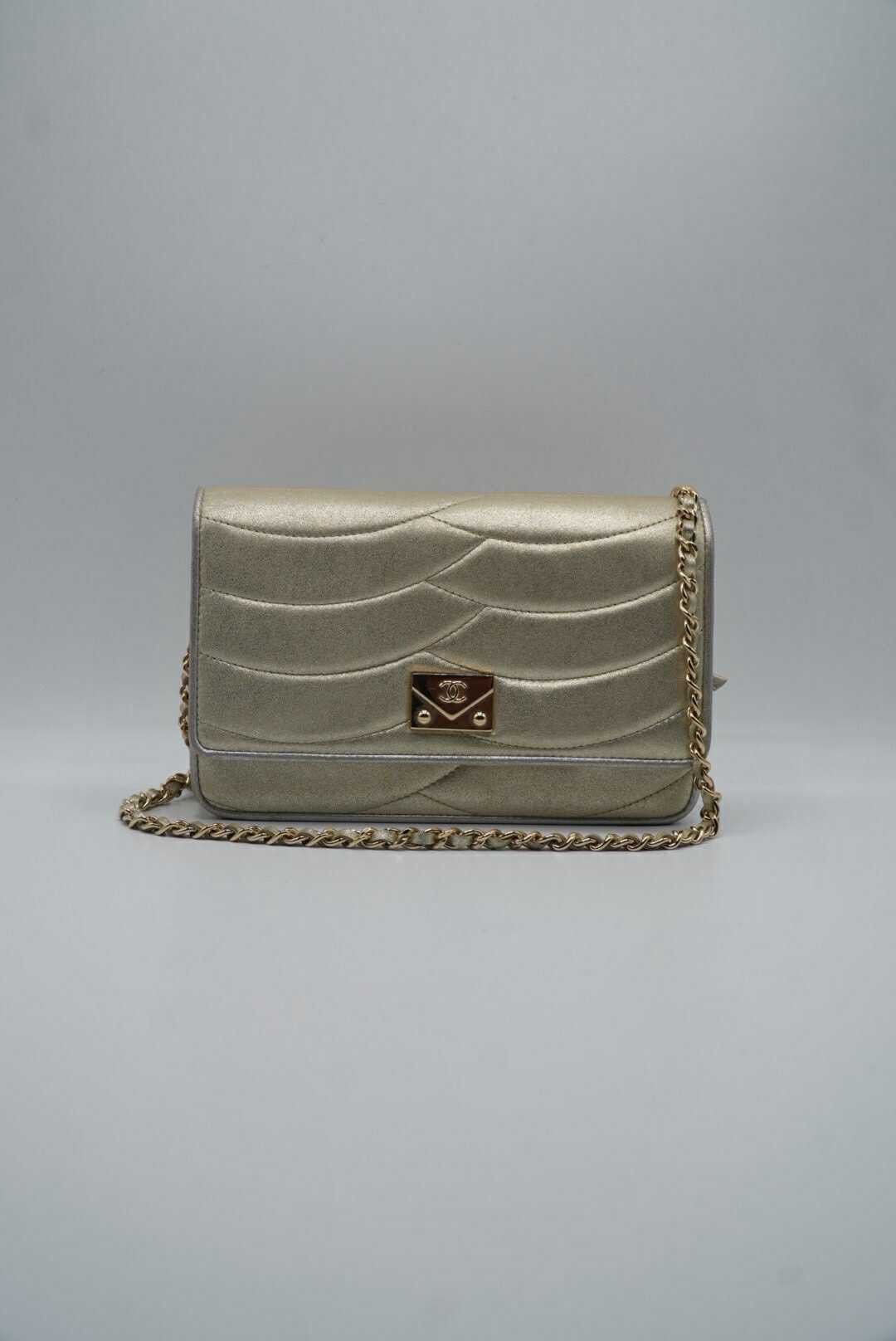 Chanel Timeless Chanel Pagoda Flap Square Mini Bag Quilted Leather Size ONE SIZE - 2 Thumbnail