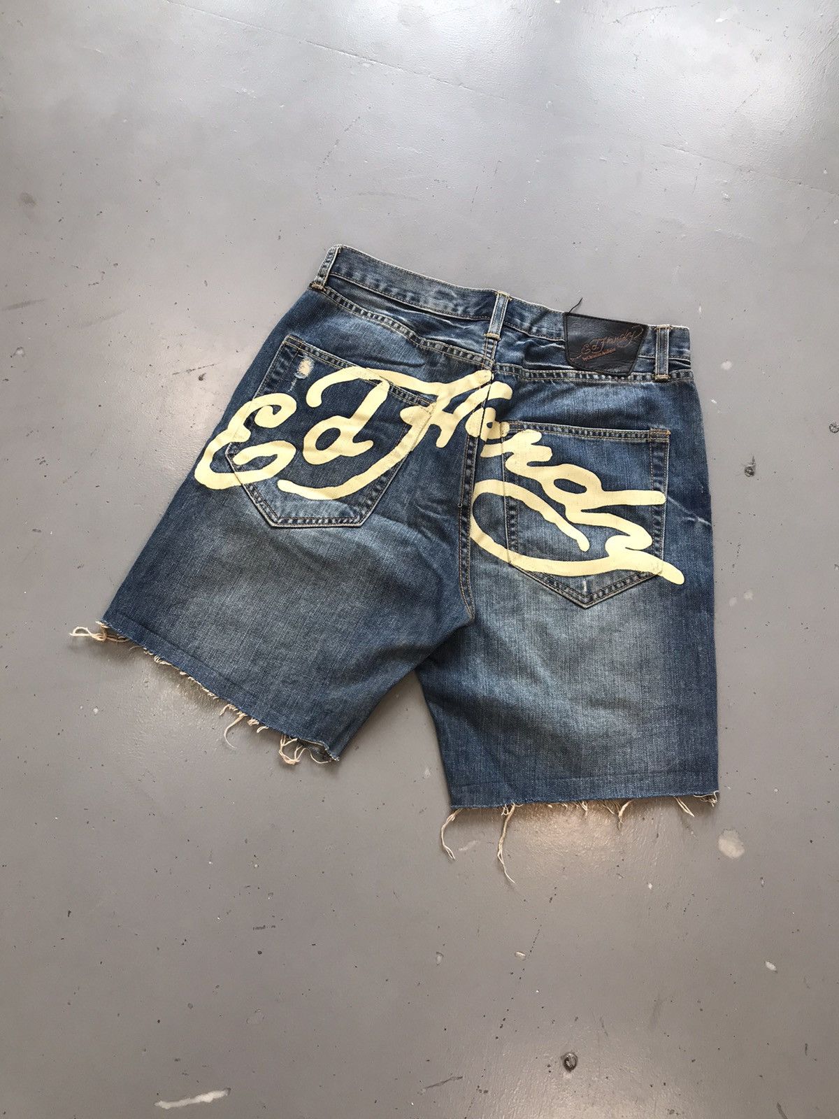 Ed Hardy × Vintage Vintage Edhardy skull 💀 embroidered denim jort Size US 32 / EU 48 - 8 Thumbnail