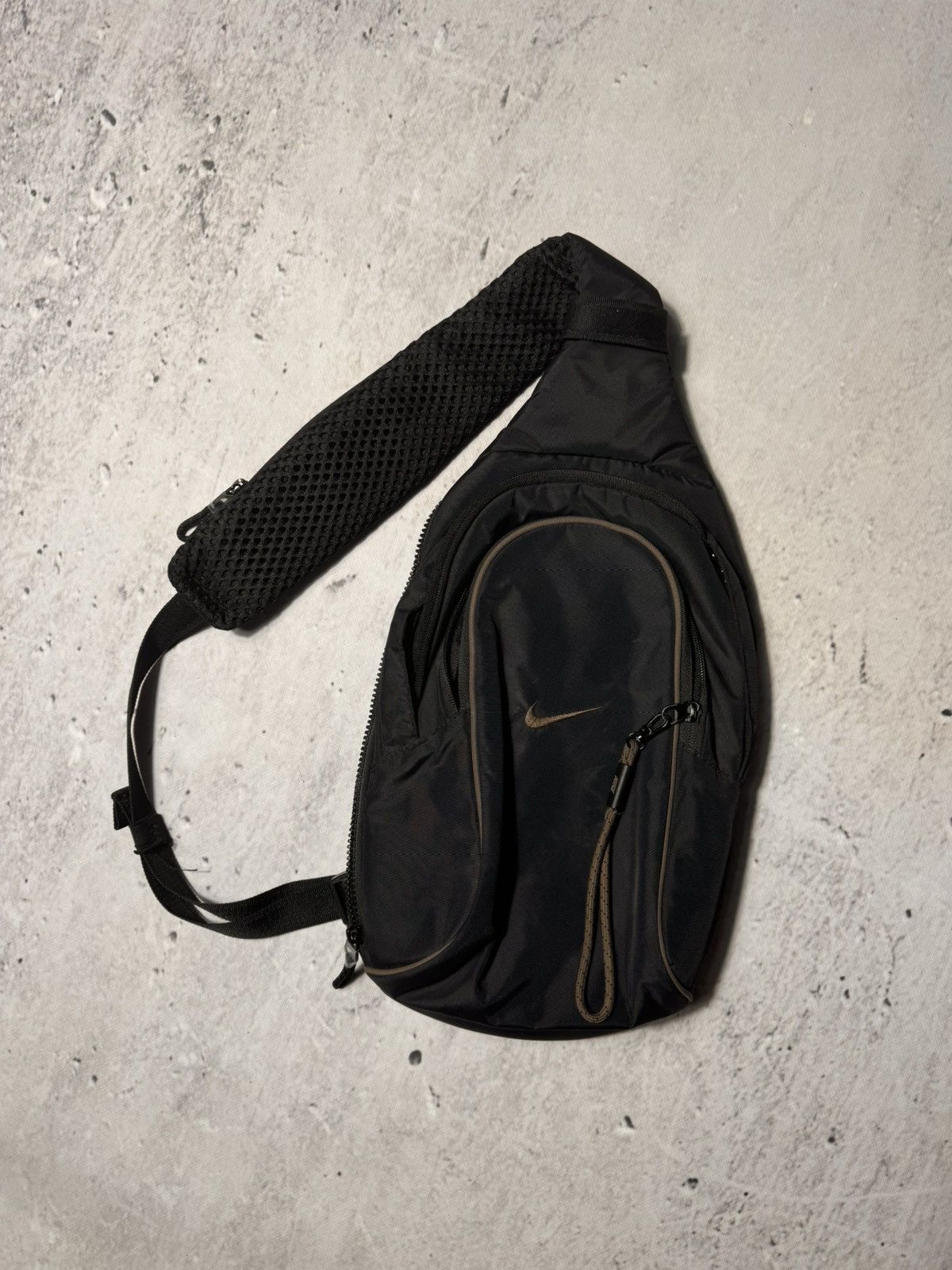 Nike × Vintage NIKE VINTAGE BROWN BASIC SLING BAG DRIP DROLL Size ONE SIZE - 1 Thumbnail