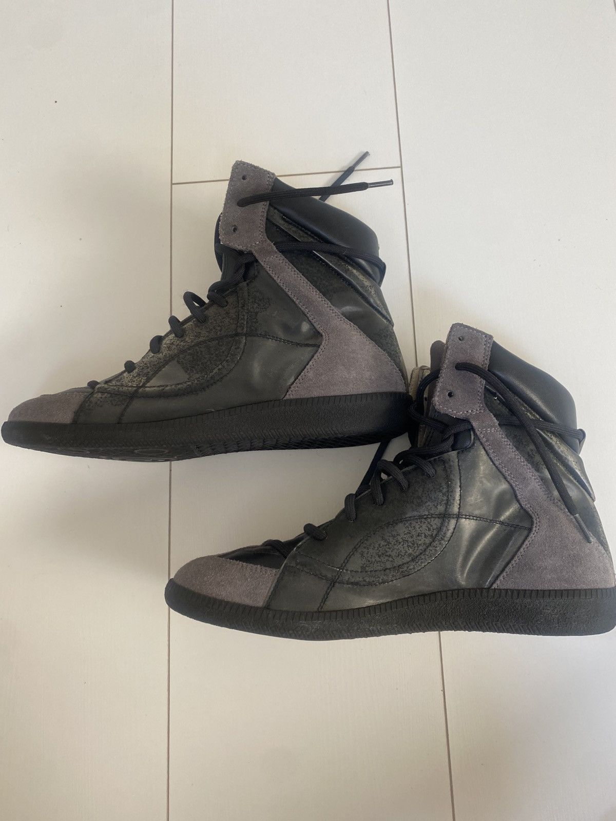 Maison Margiela Maison Martin Margiela men’s reflective leather Sneaker 41 Size US 8 / EU 41 - 2 Thumbnail