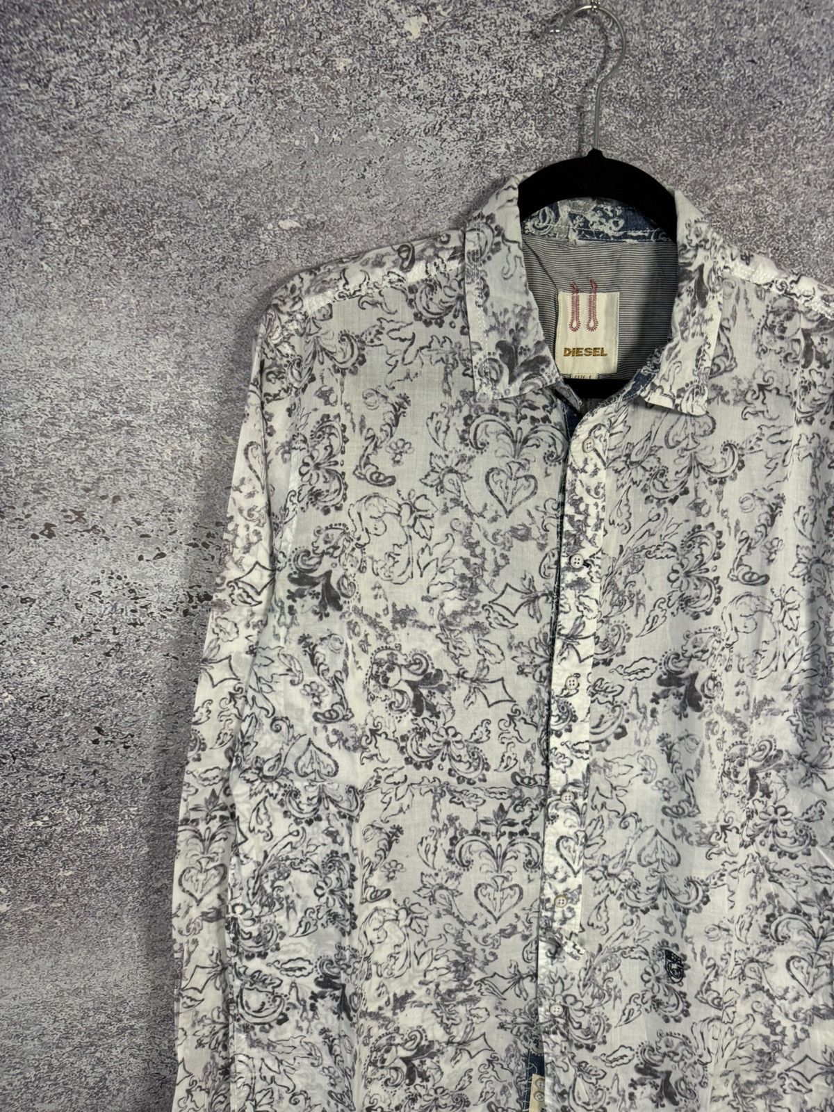 Diesel × Diesel Black Gold × Vintage Vintage Diesel Rare Abstract Light Weight Mens Button Shirt Size US L / EU 52-54 / 3 - 2 Thumbnail