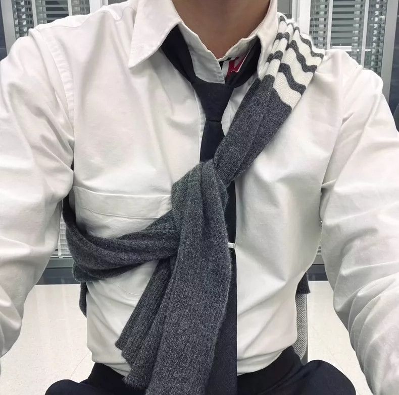 Thom Browne Thom browne Classic three-color logo shirt with door flap 2 Size US S / EU 44-46 / 1 - 7 Thumbnail