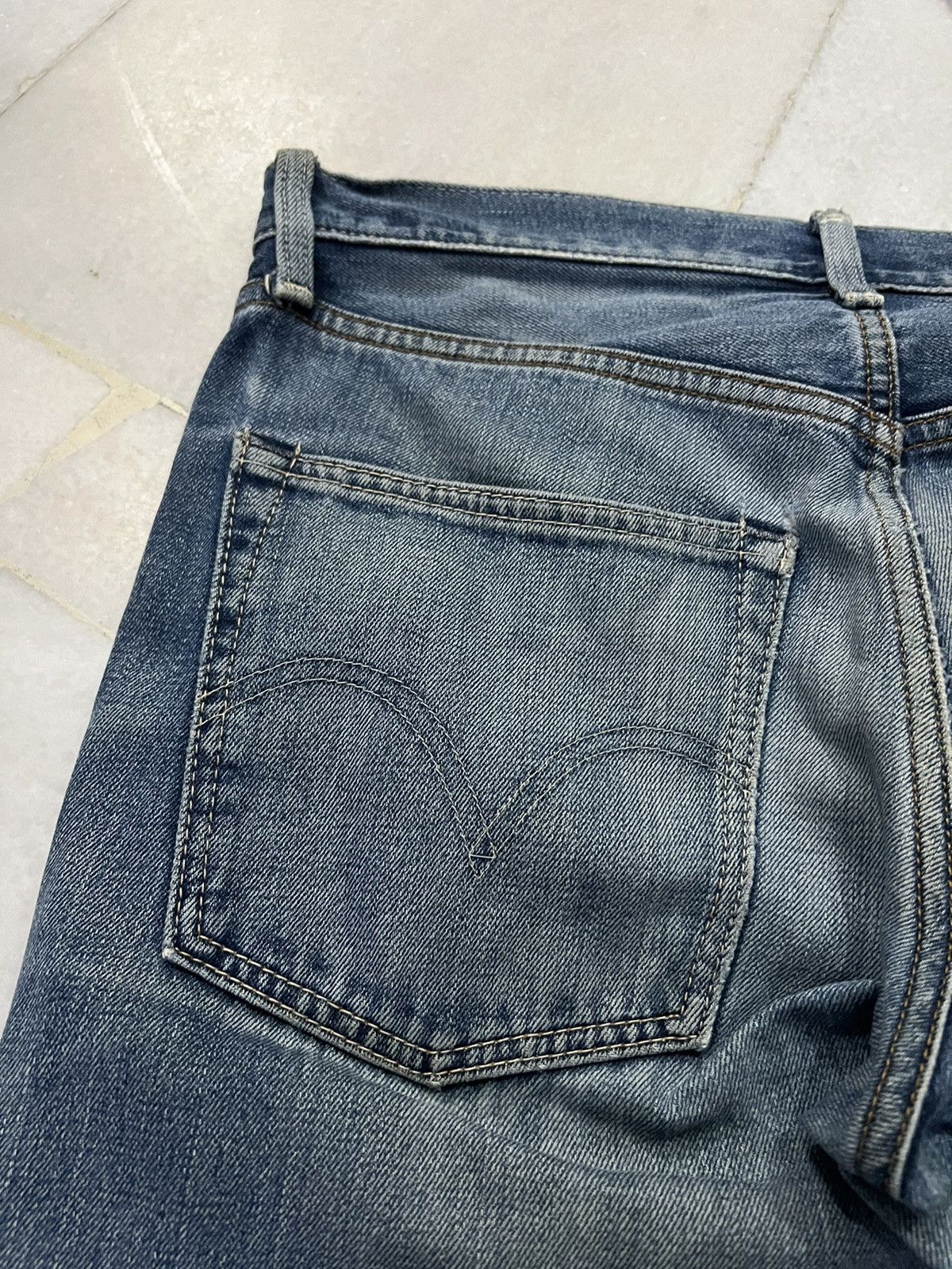 Levi's Vintage Levis 502 Faded Blue Distress Jeans Size US 31 - 13 Thumbnail