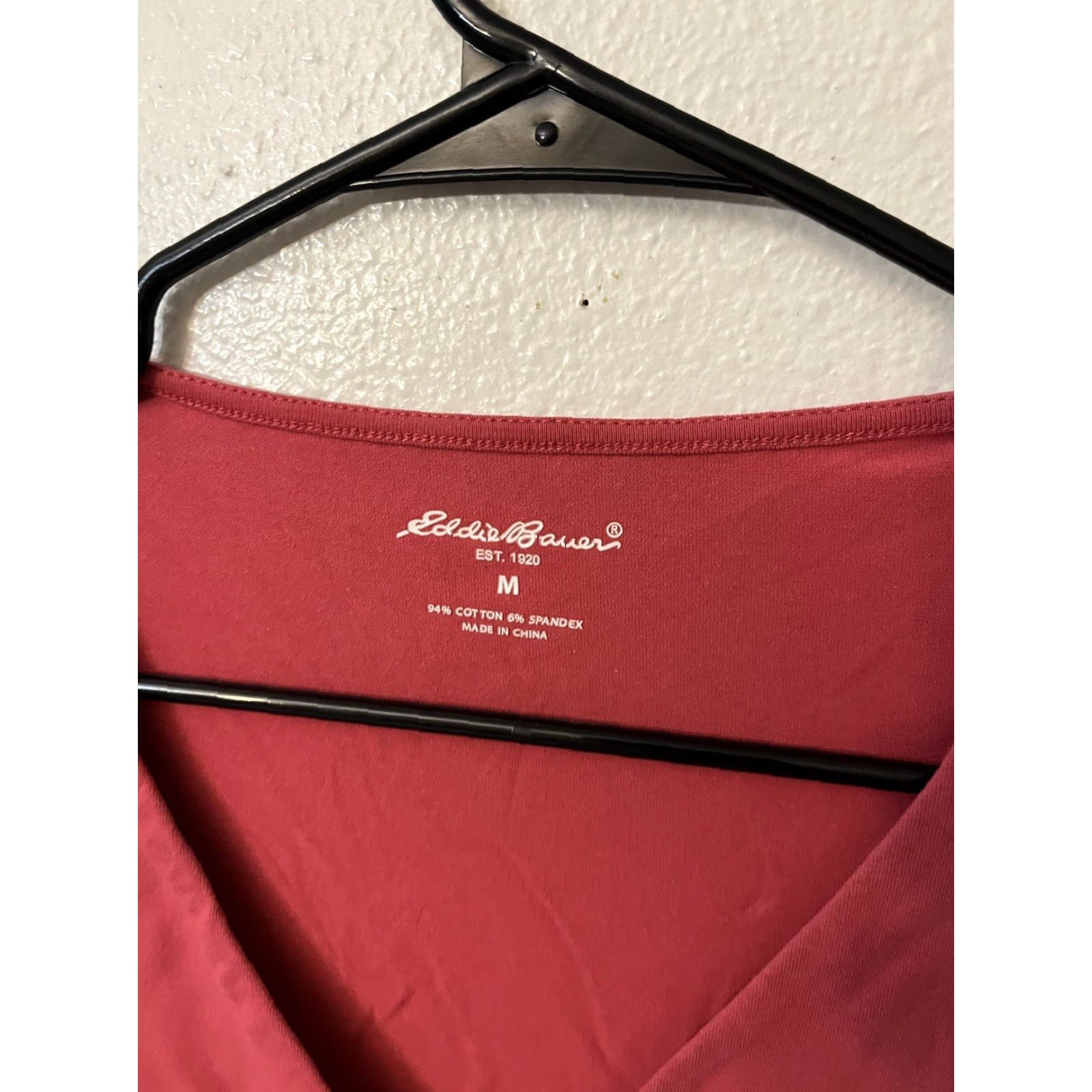 Eddie Bauer VINTAGE Eddie Bauer Shirt Women M Pink T-Shirt Long Sleeve V-Neck Pullover Casual Modern Modern, 90s, Eddie Bauer Womens M Pink T-Shirt Size M / US 6-8 / IT 42-44 - 3 Thumbnail