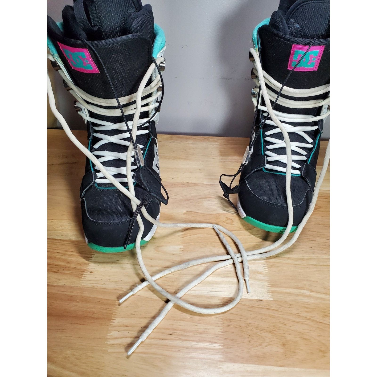 DC RARE DC Shoes Women's MISTY 2012 Snow Boots Snowboard Ski Size US 8.5 / IT 38.5 - 14 Thumbnail