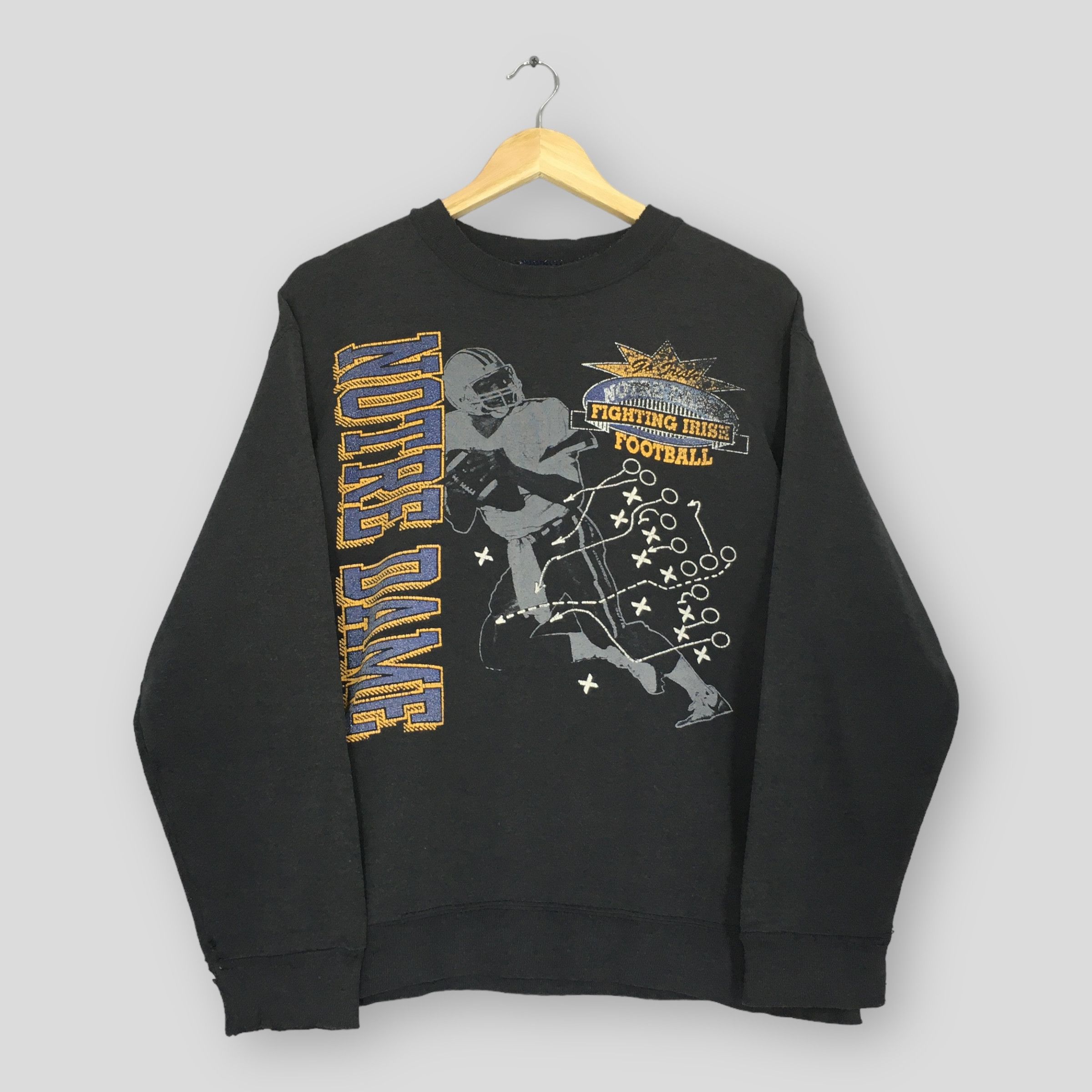NCAA Vintage Distressed Notre Dame Fighting Irish Sweatshirt Size US M / EU 48-50 / 2 - 1 Thumbnail