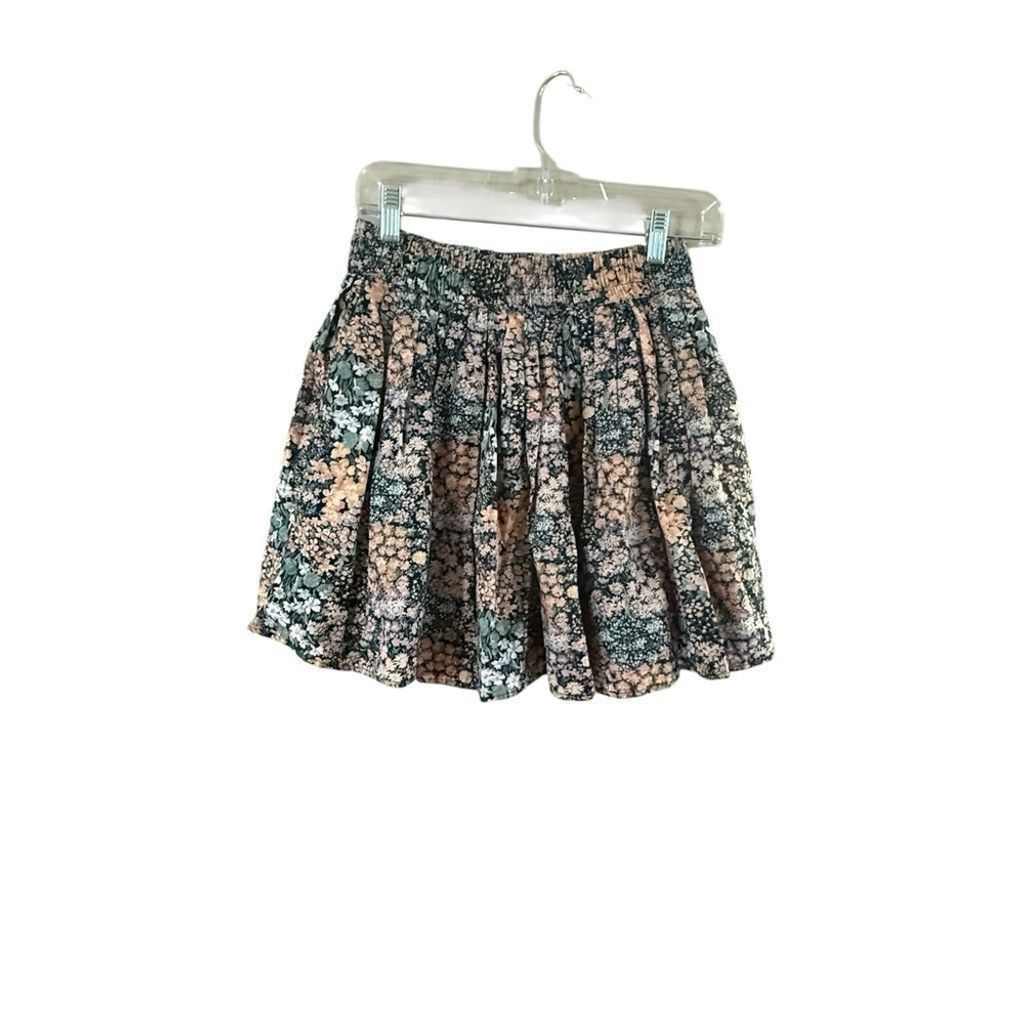 American Eagle Outfitters American Eagle Outfitters Black and Cream Floral Mini Skirt Size 28" / US 6 / IT 42 - 9 Thumbnail