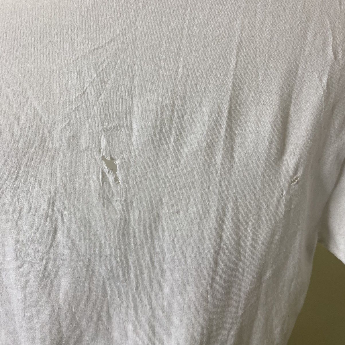 Vintage Vintage 80s Canada Vancouver Distressed T Shirt Size US M / EU 48-50 / 2 - 8 Thumbnail