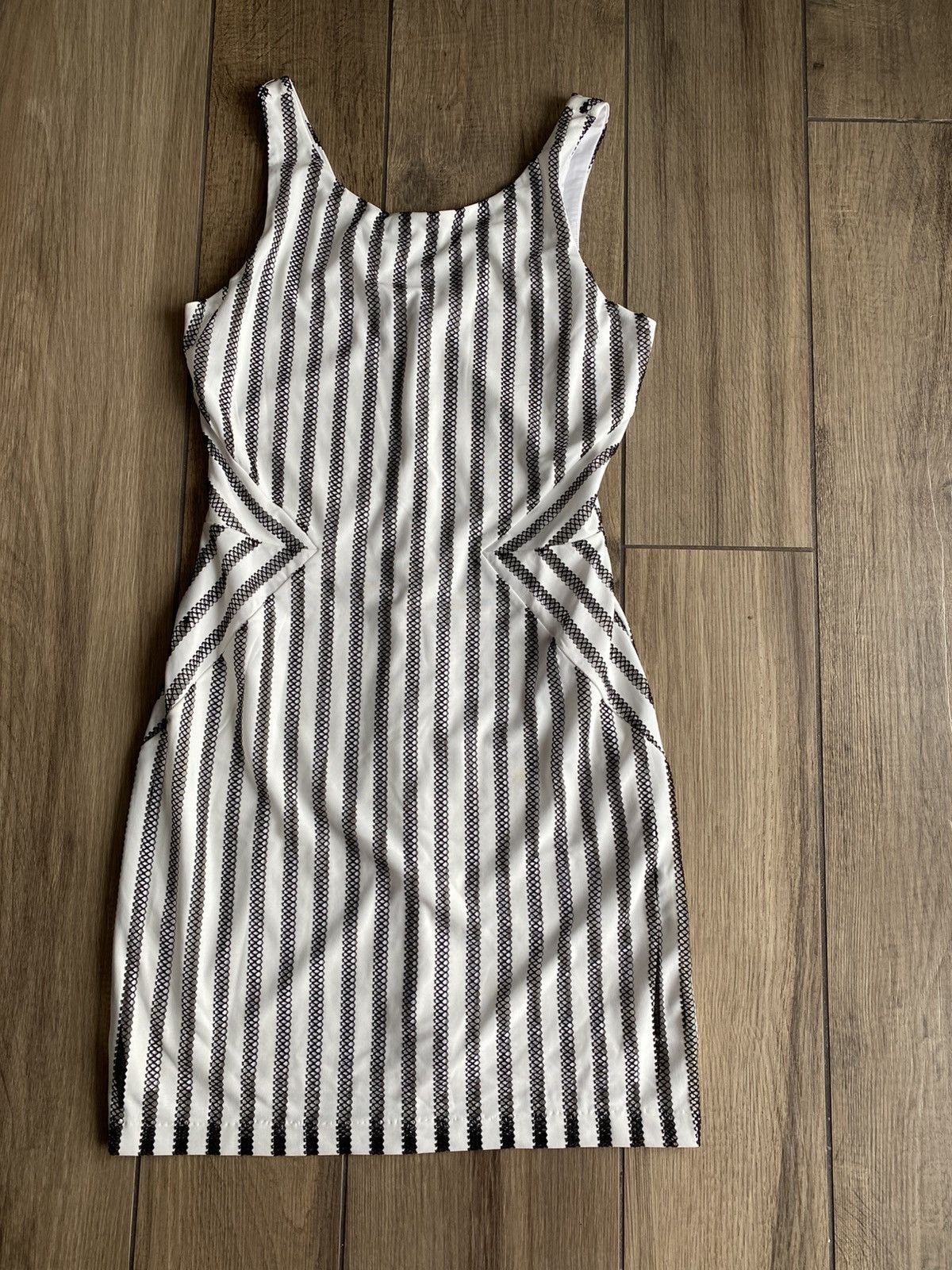 Guess Vestito bianco a righe Guess Size S / US 4 / IT 40 - 1 Thumbnail