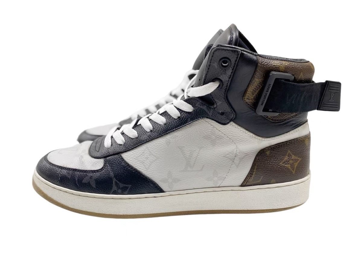 Louis Vuitton Louis Vuitton Rivoli Tri-Tone Monogram High-Top Sneakers J31 Size US 7 / EU 40 - 4 Thumbnail