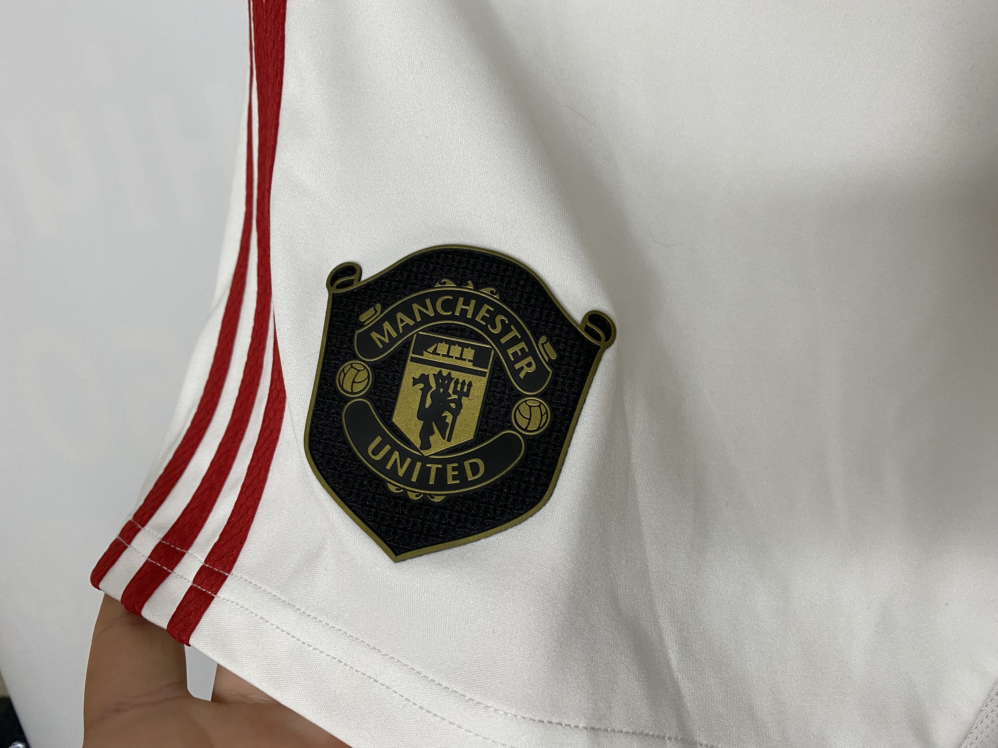 Adidas MANCHESTER UNITED 2019 2020 HOME FOOTBALL SOCCER SHORTS Size US 32 / EU 48 - 4 Thumbnail