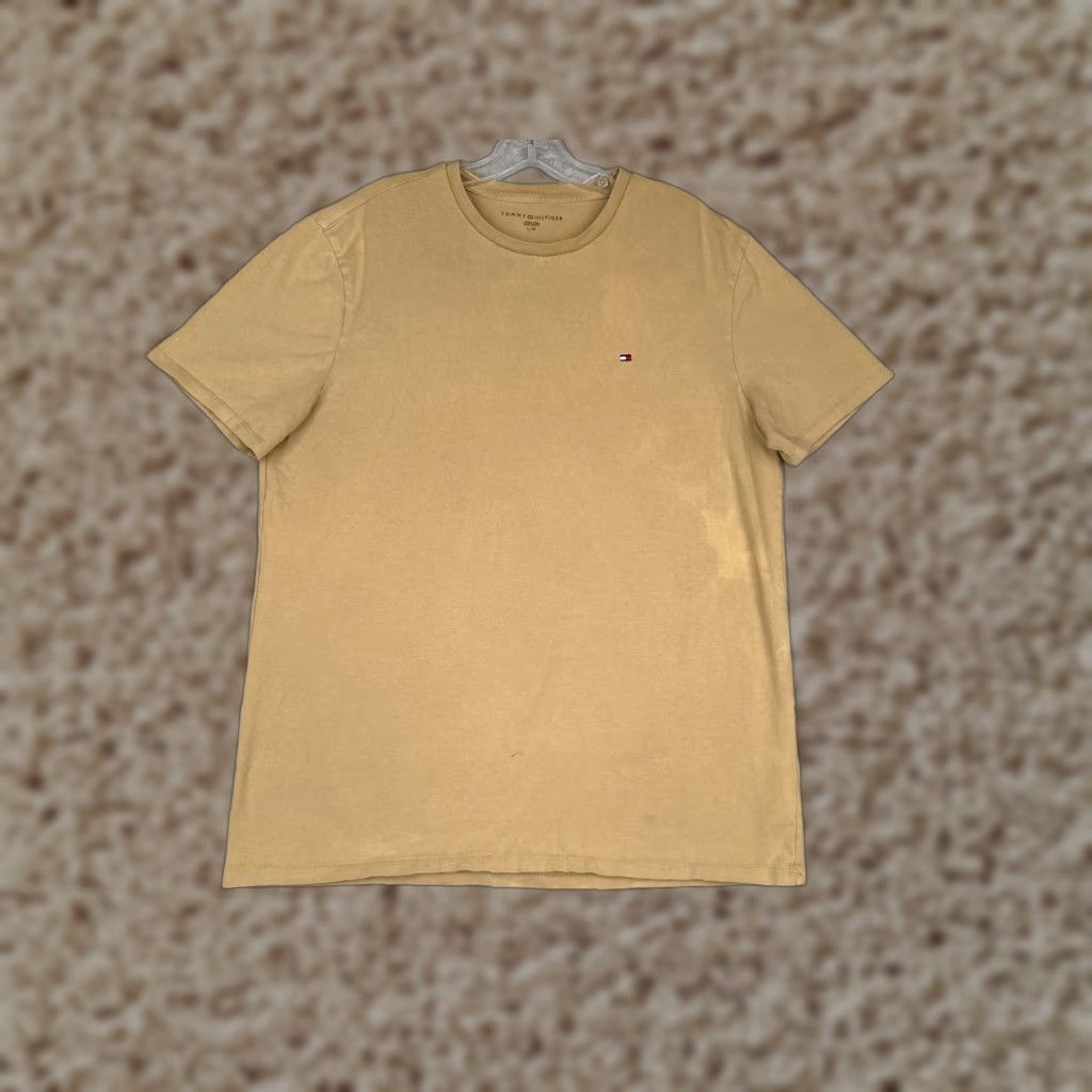 Tommy Hilfiger Tommy Hilfiger Shirt Beige Adult Large Short Sleeve Crew Neck Cotton Blend READ Size US L / EU 52-54 / 3 - 1 Thumbnail