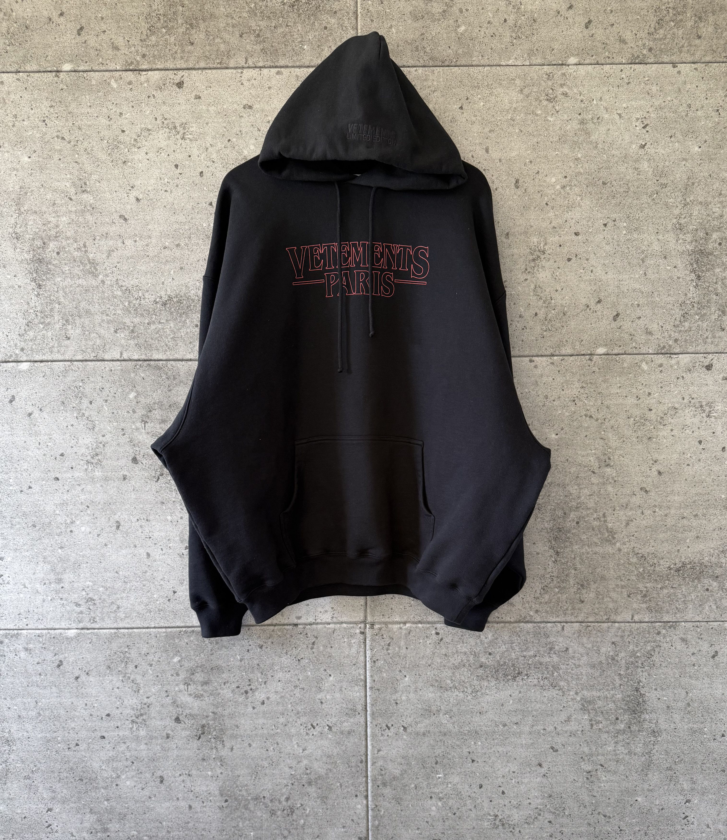 Vetements Vetements stranger things Paris logo hoodie Size US XS / EU 42 / 0 - 1 Thumbnail