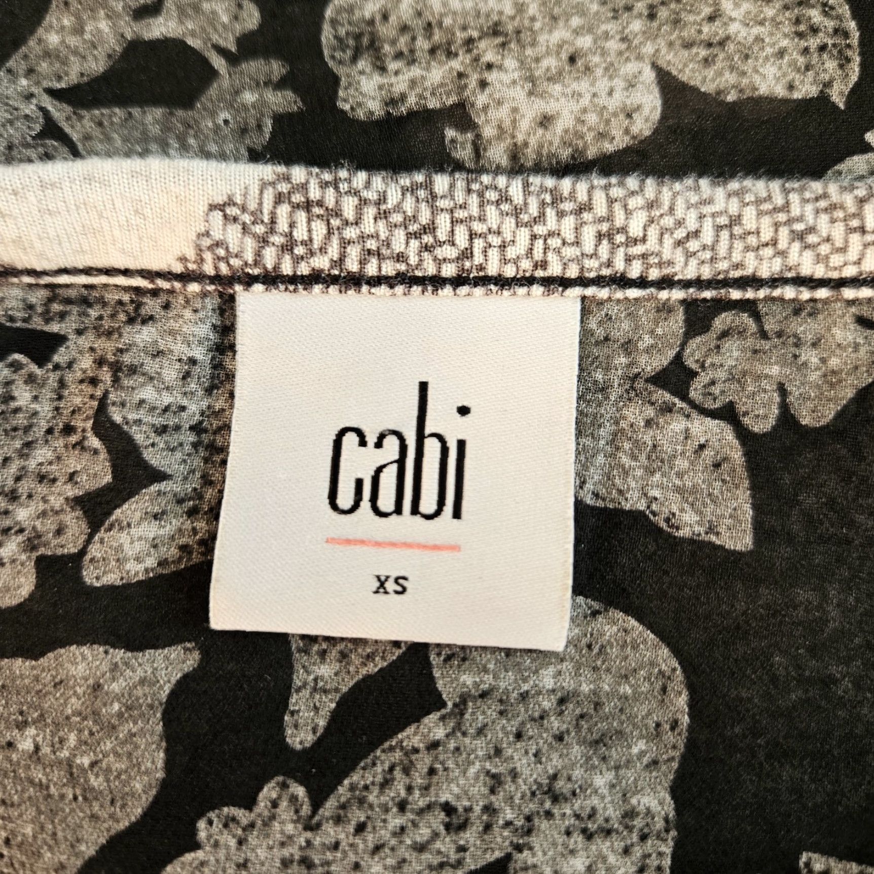 Vintage Cabi 3057 Womens Tank Top XS Black White Floral Cowl Neck Sleeveless Size XS / US 0-2 / IT 36-38 - 5 Thumbnail
