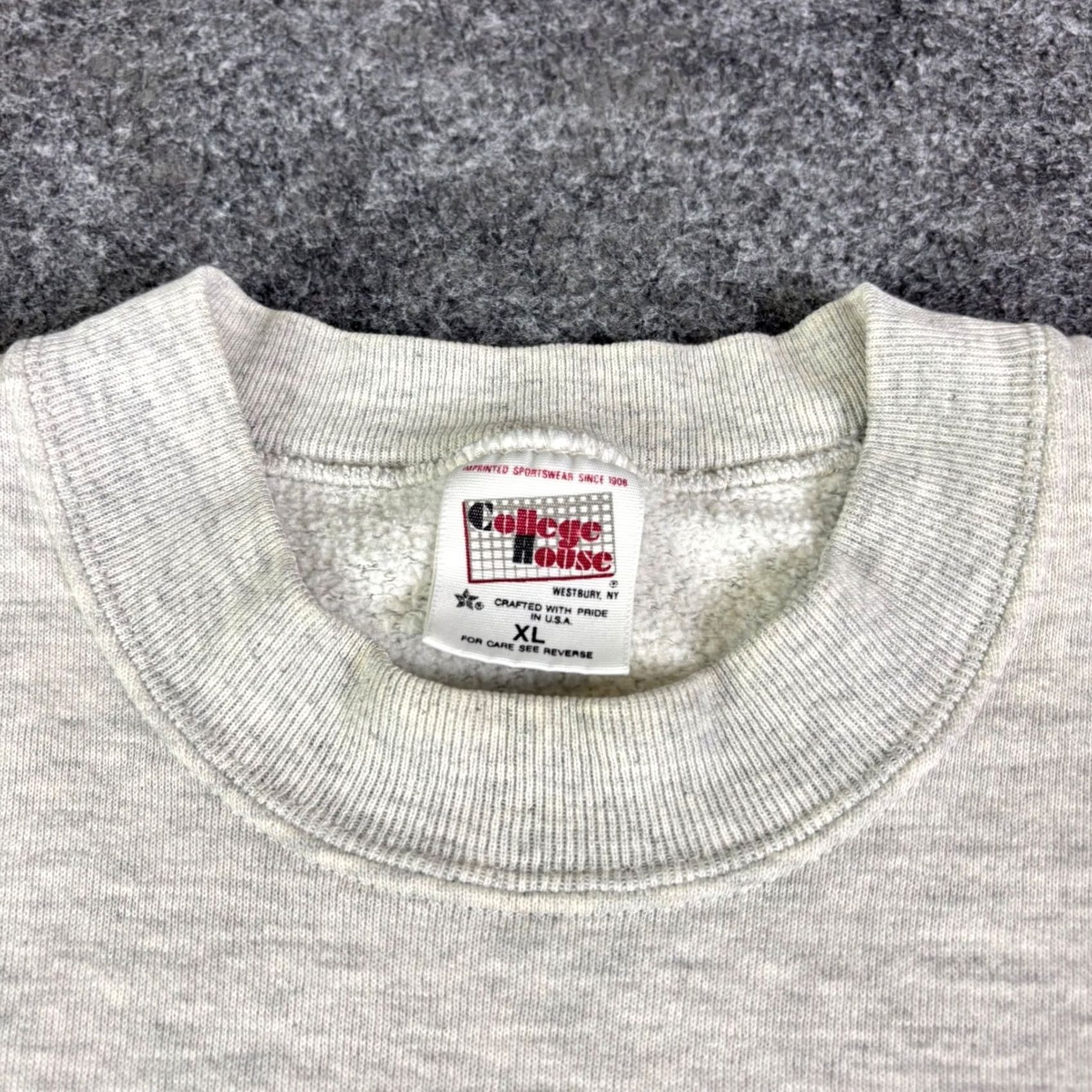 Vintage VINTAGE College House Sweatshirt Gray XL Mens Graphic Print 90s United States PullOver Crew Neck Buckle Sleeve Long Size US XL / EU 56 / 4 - 4 Thumbnail
