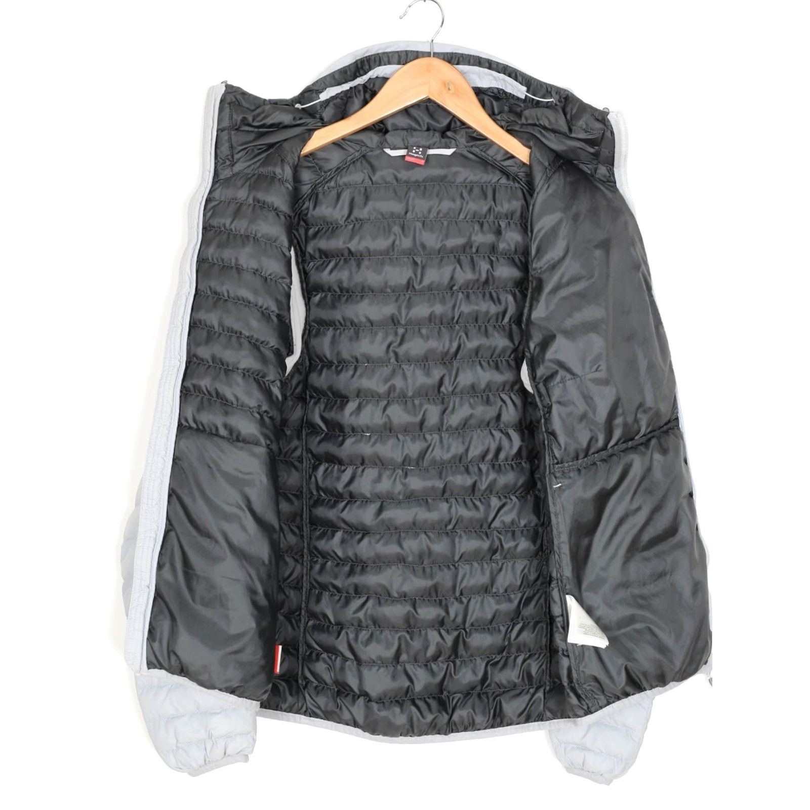 Vintage Haglöfs Essens Mimic Hooded Lightweight Jacket Women M Grey Hiking, Casual, Travel, Quilted, All Seasons Mens Womens Bags & Accessories Size M / US 6-8 / IT 42-44 - 4 Thumbnail