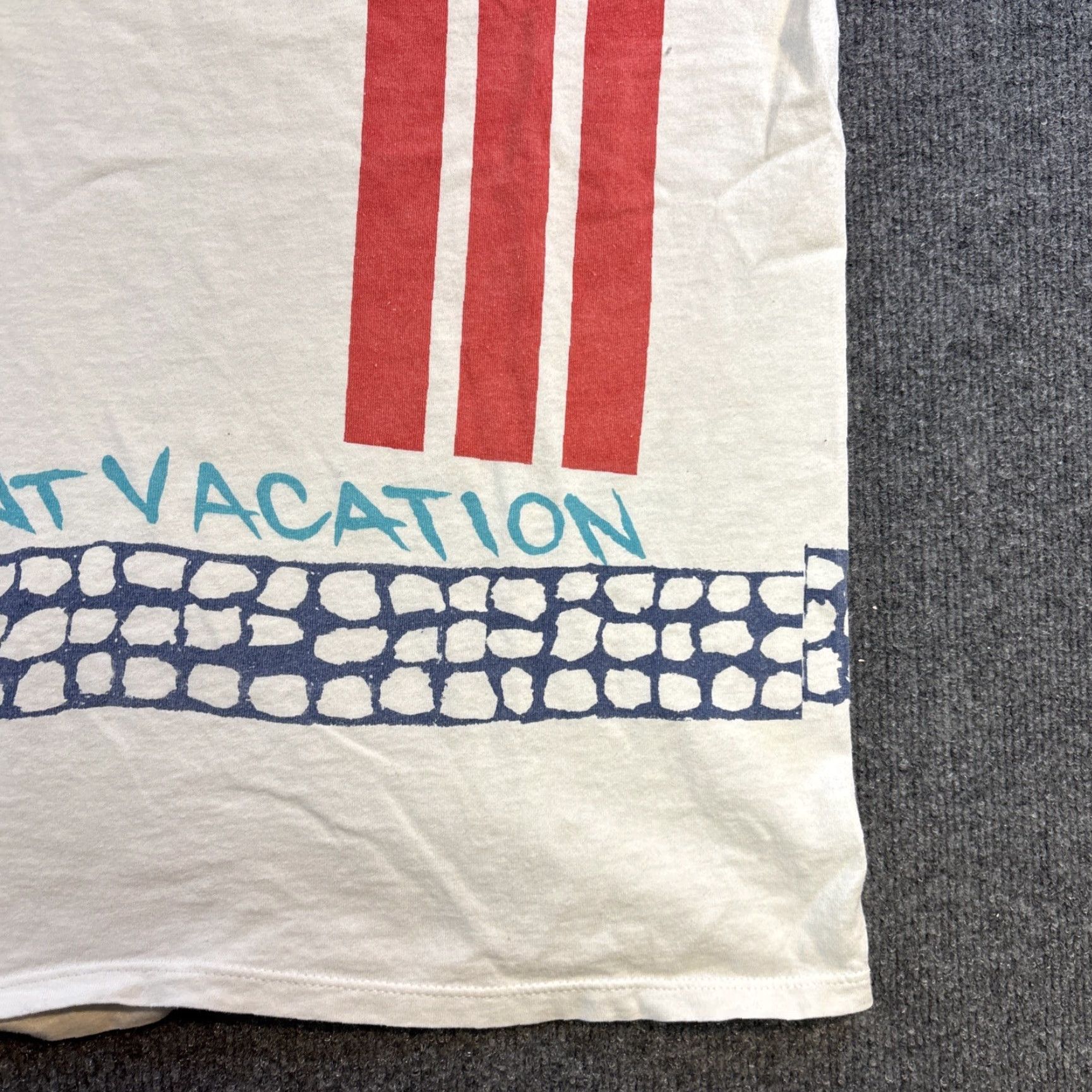 Jantzen VINTAGE Jantzen 90s T-Shirt Graphic Permanent Vacation Men’s S/M White T-Shirt Mens M White 90s Graphic Permanent Vacation Jantzen Shirt Size US M / EU 48-50 / 2 - 5 Thumbnail
