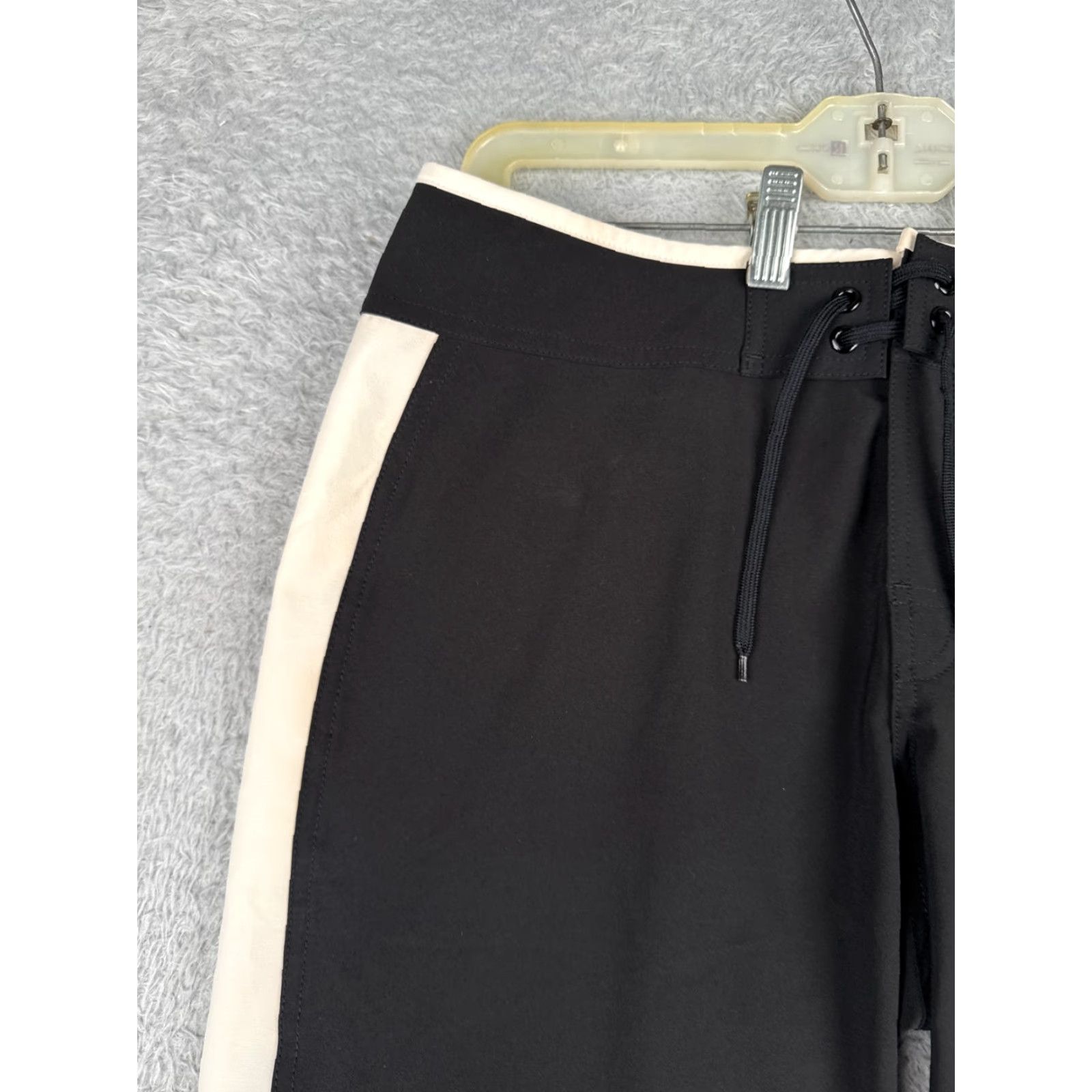The North Face The North Face Shorts Womens 8 Black White Apex Series Board Short Style 12" Size 30" / US 8 / IT 44 - 4 Thumbnail