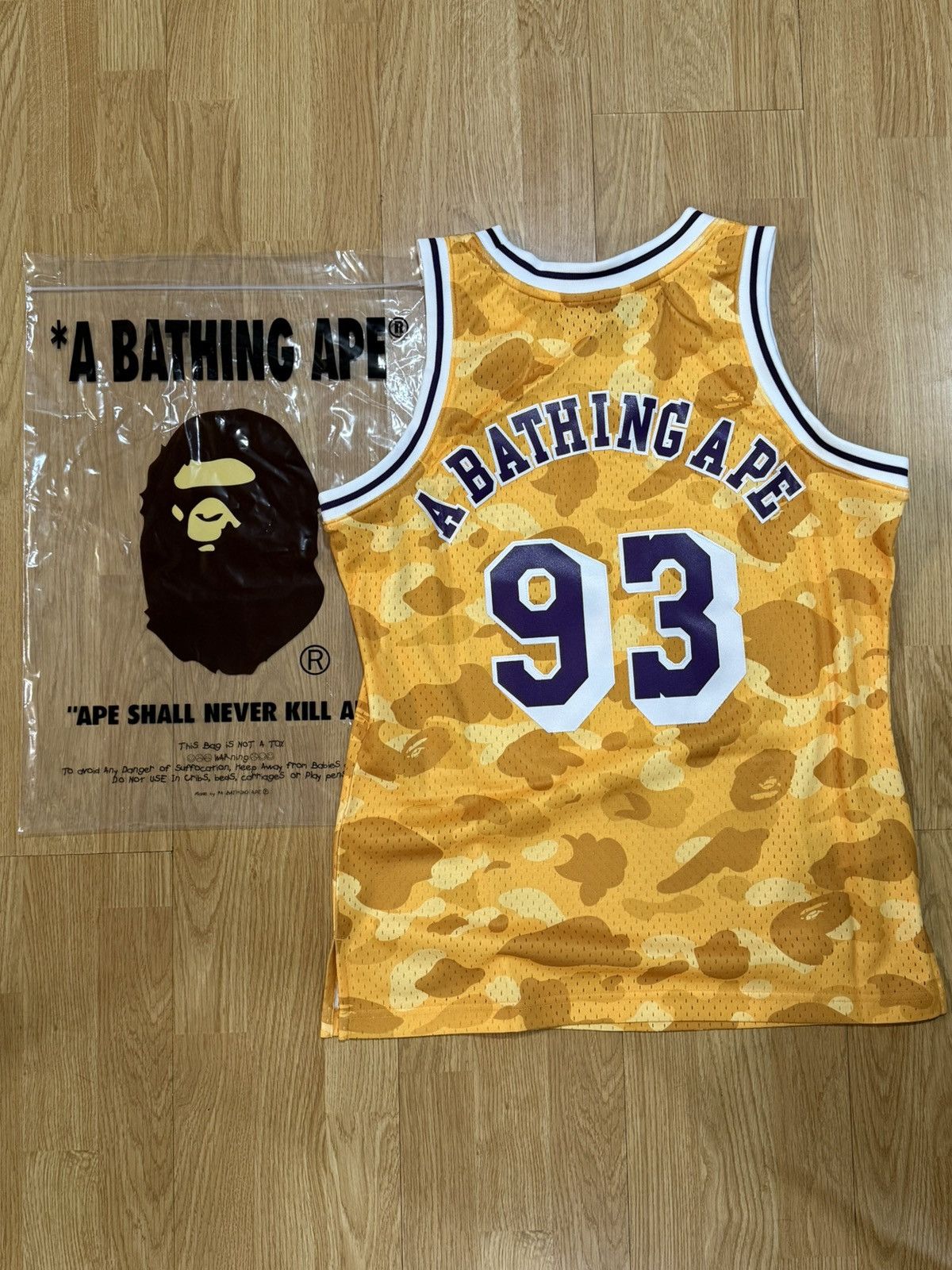 Bape × Mitchell & Ness × NBA BAPE x Mitchell & Ness Lakers Authentic Jersey Yellow M Size US M / EU 48-50 / 2 - 2 Thumbnail