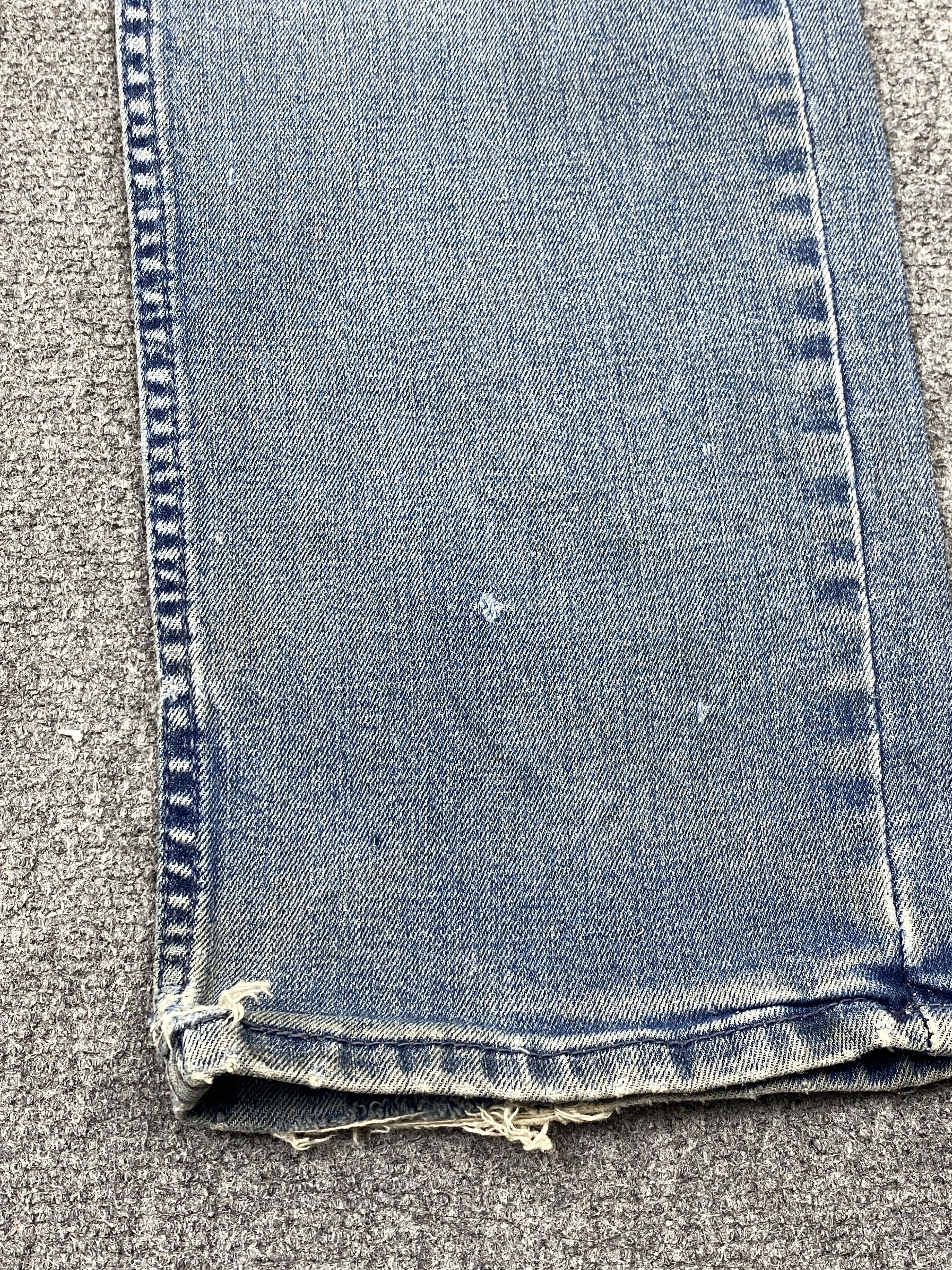 Levi's Distressed Vintage Levi's 514 Faded Blue Jeans DP2820 Size US 31 - 17 Thumbnail