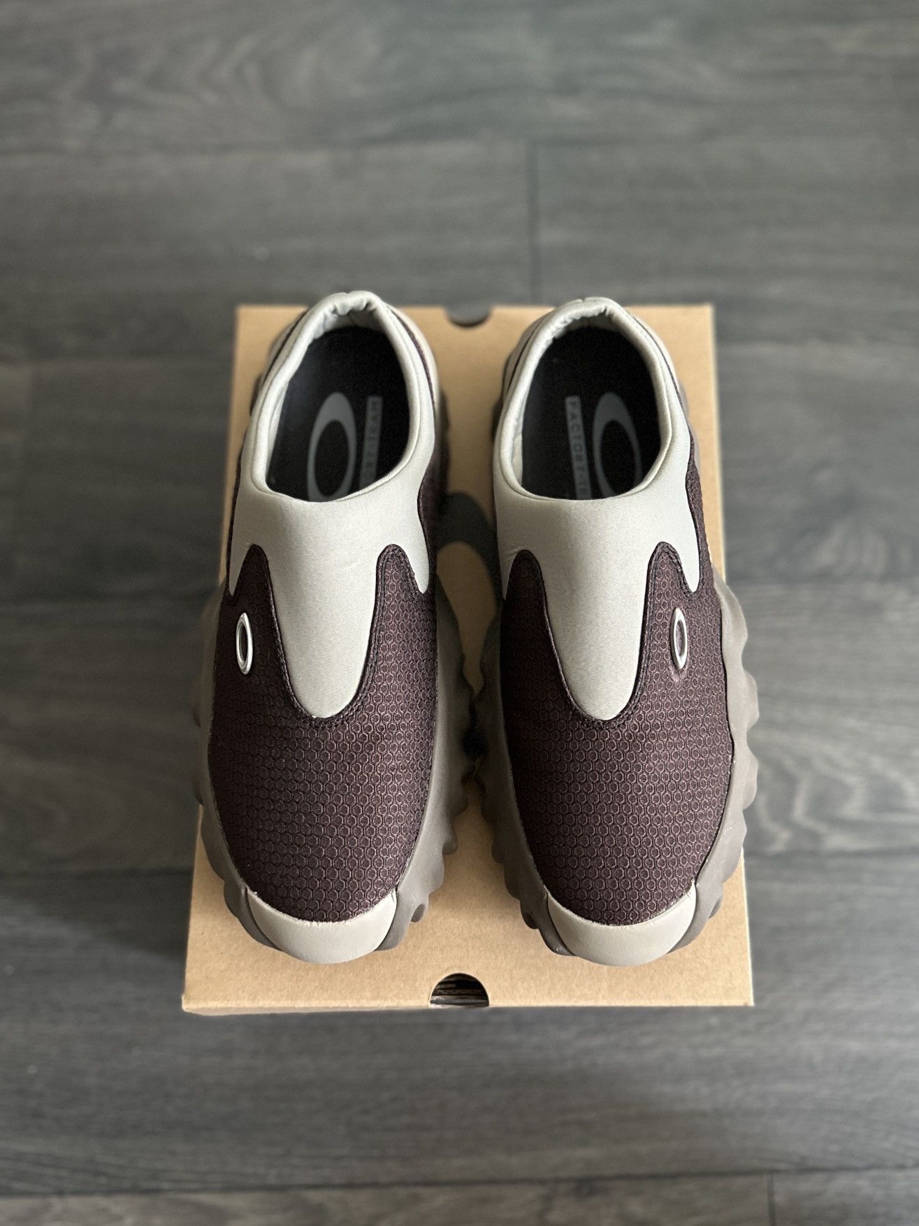 Brain Dead × Oakley BRAIN DEAD X OAKLEY FACTORY TEAM CHOP SAW MULE SHOW Size US 6.5 / EU 39-40 - 1 Thumbnail