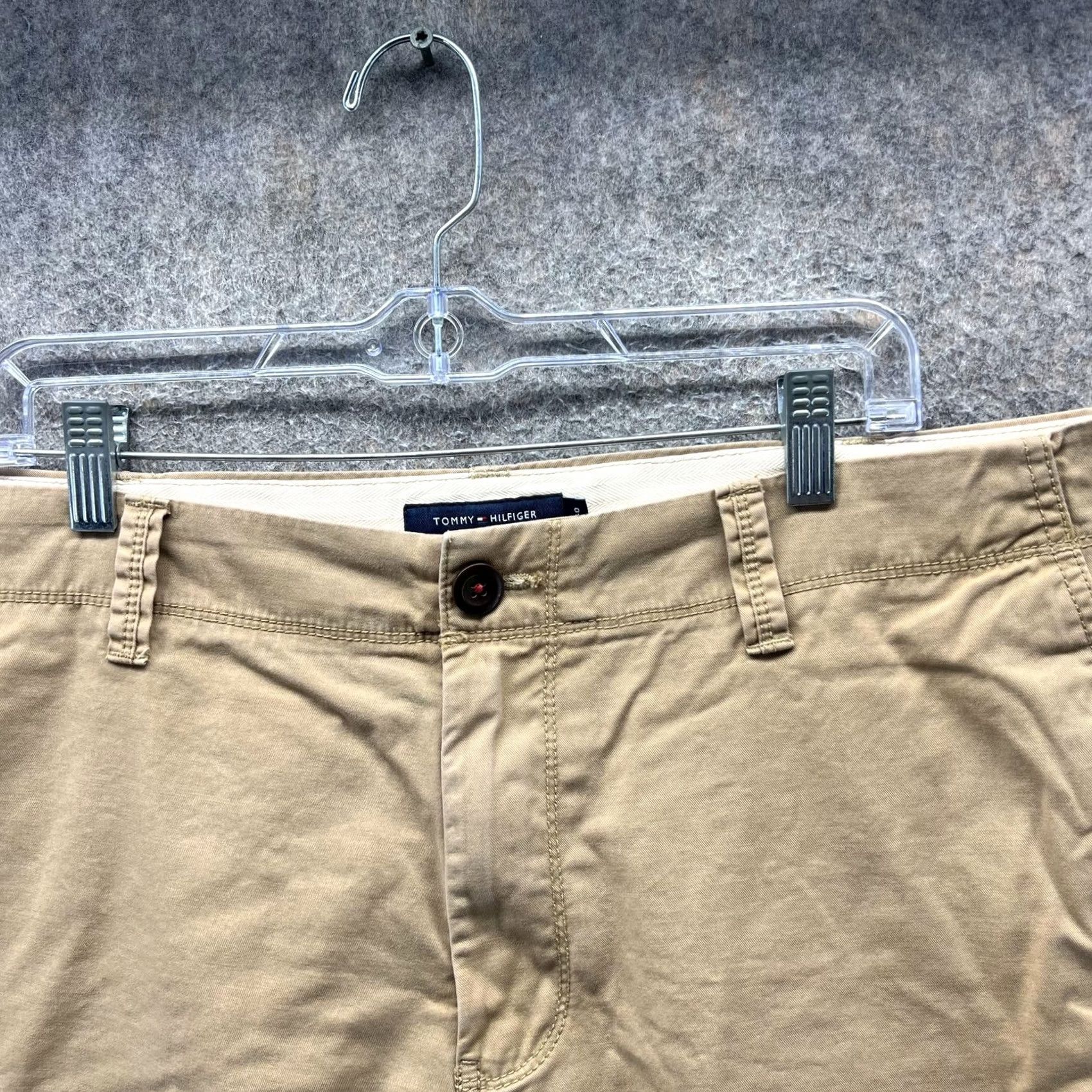 Tommy Hilfiger Tommy Hilfiger Cargo Shorts Mens 40 Khaki Cotton Flat Front Pockets Casual Beige Size US 40 / EU 56 - 5 Thumbnail