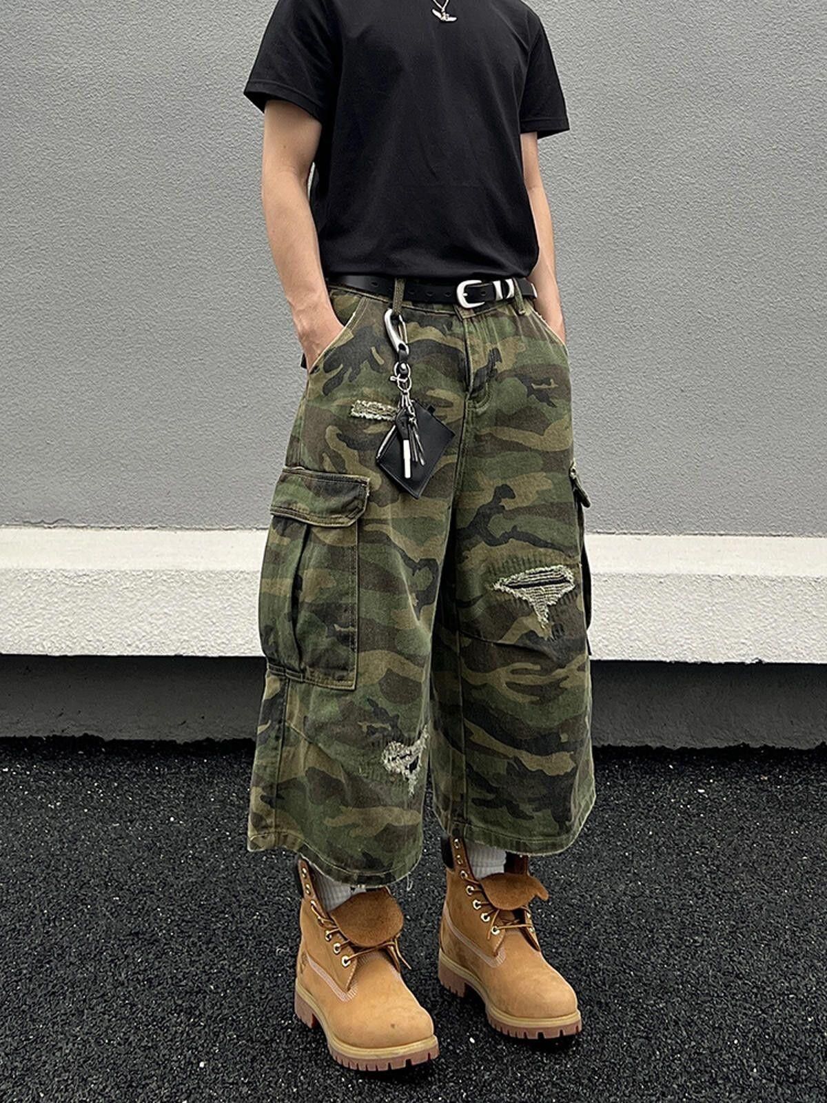 Other Camo Distressed Cargo Jorts, Baggy Ripped Shorts Size US 32 / EU 48 - 3 Thumbnail