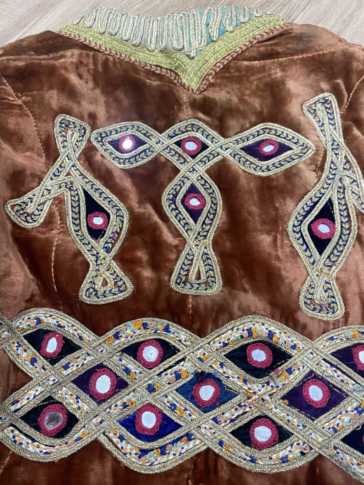 Vintage Vintage Afghan Vest Velvet Metallic Thread Embroidered Size US S / EU 44-46 / 1 - 8 Thumbnail