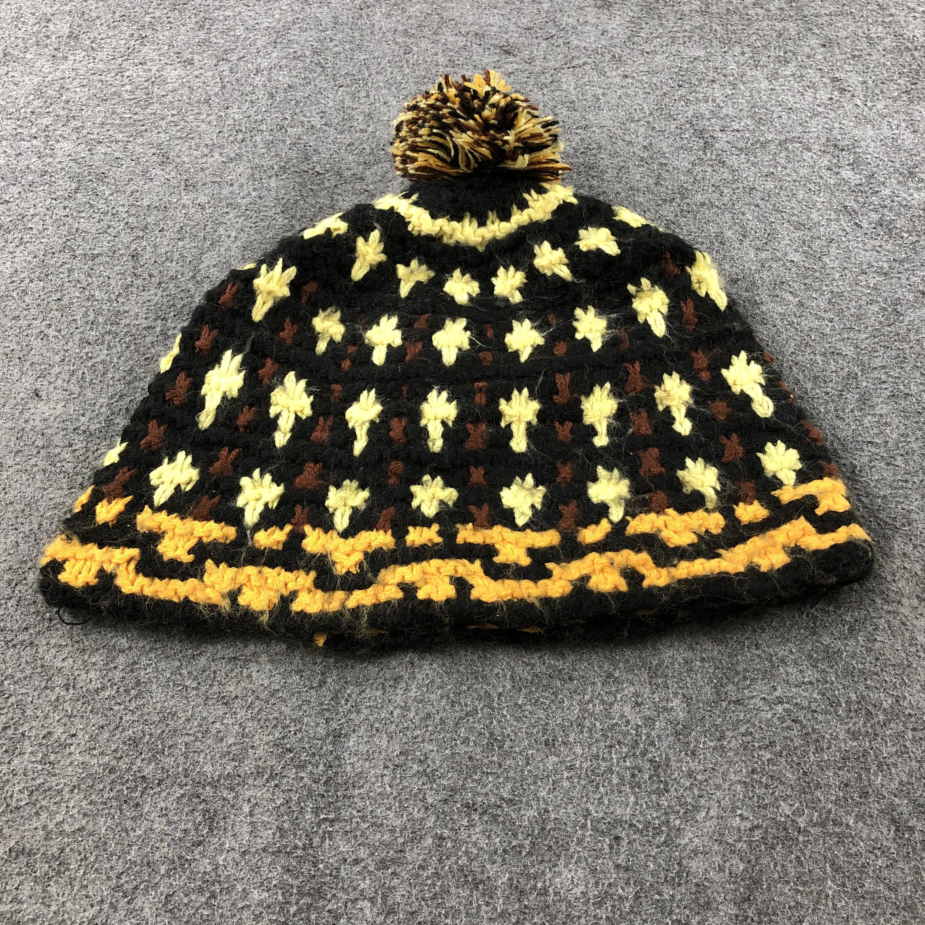 Japanese Brand Unknown Knitted Wool Bobble Beanie Snowcap Snow Hat B438 Size ONE SIZE - 3 Thumbnail