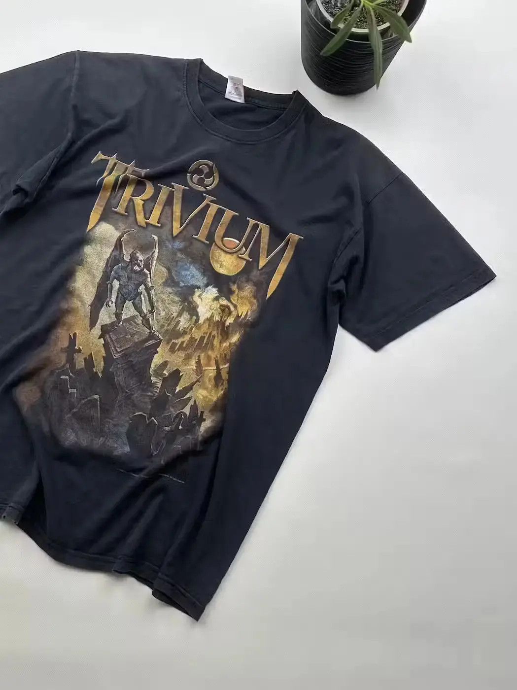 Band Tees Trivium 2008 Vintage T-Shirt (303) Size US L / EU 52-54 / 3 - 3 Thumbnail