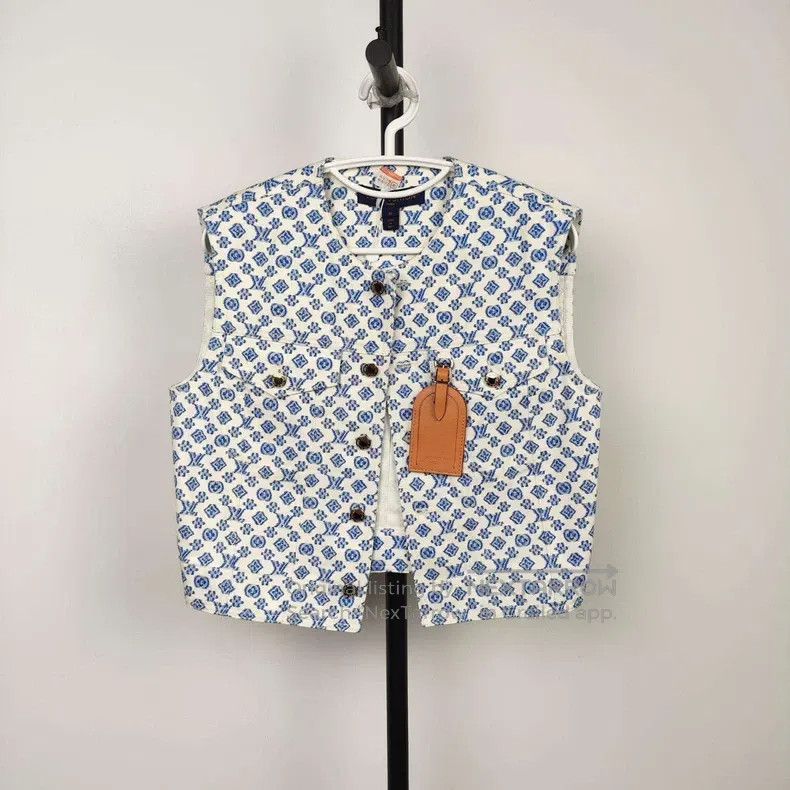Louis Vuitton Louis Vuitton Leather label printed denim vest Size XS / US 0-2 / IT 36-38 - 1 Thumbnail