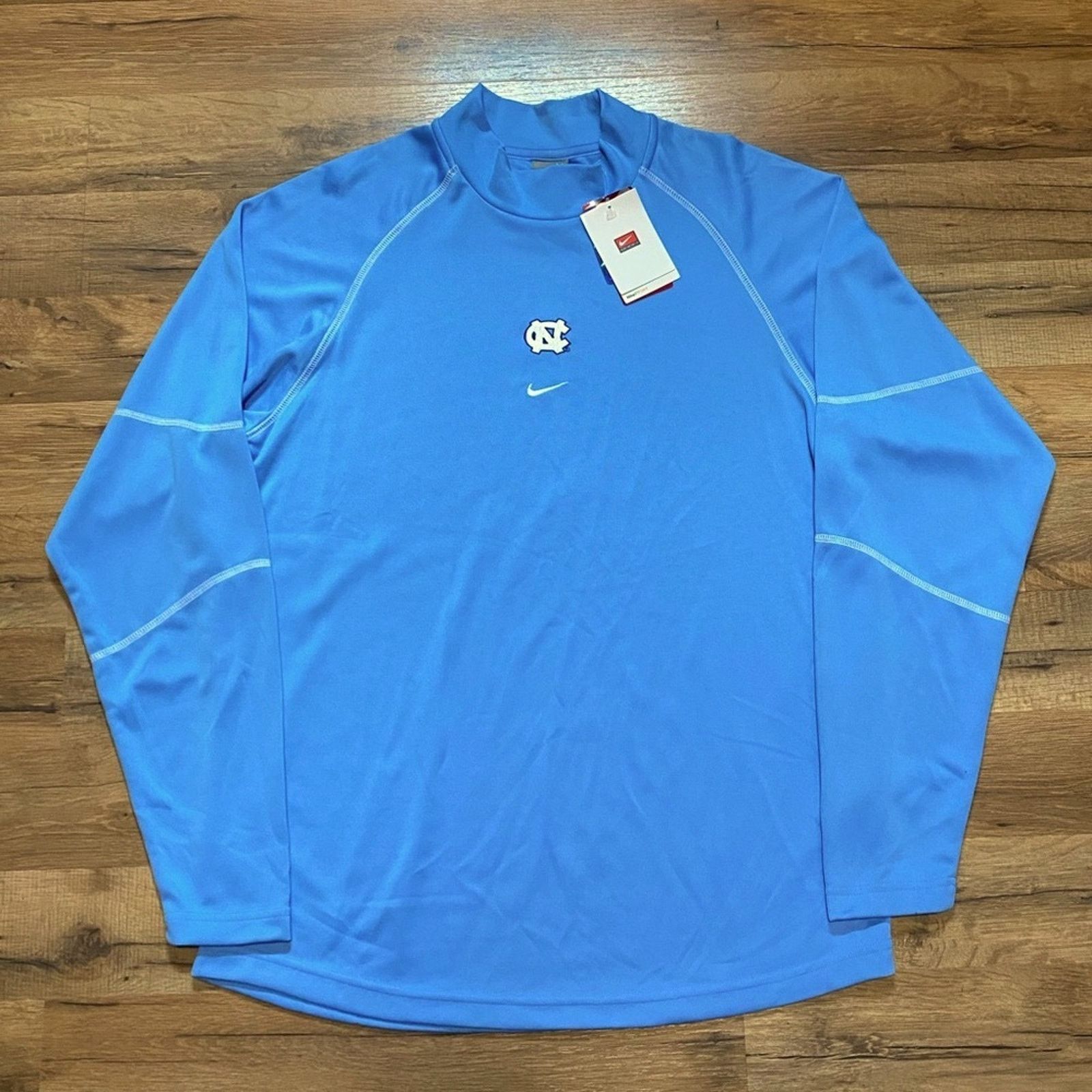 Nike 2008 Nike Fit Dry UNC Center Swoosh Crewneck / Long sleeve Size US M / EU 48-50 / 2 - 2 Thumbnail
