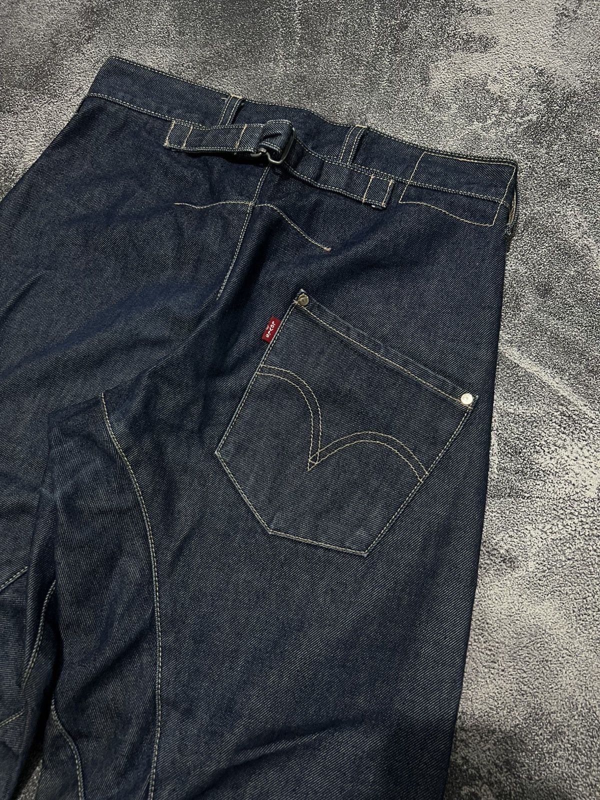 Levi's Vintage Clothing Levis Engineered Buckle Back Twisted Jeans Size US 29 - 2 Thumbnail