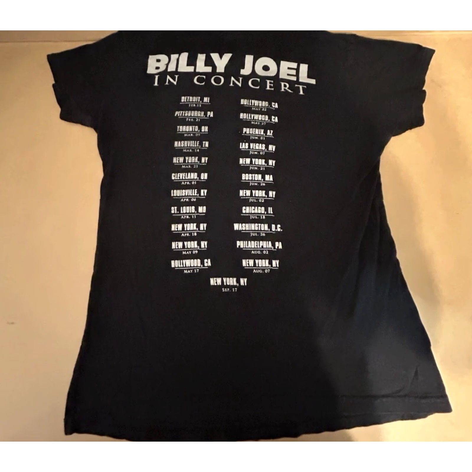 Tultex Billy Joel In Concert 2014 Shirt Women Small Black Short Sleeve Crew Neck Tultex Shirt Women Small Black Short Sleeve Crew Neck Tultex Size S / US 4 / IT 40 - 7 Thumbnail