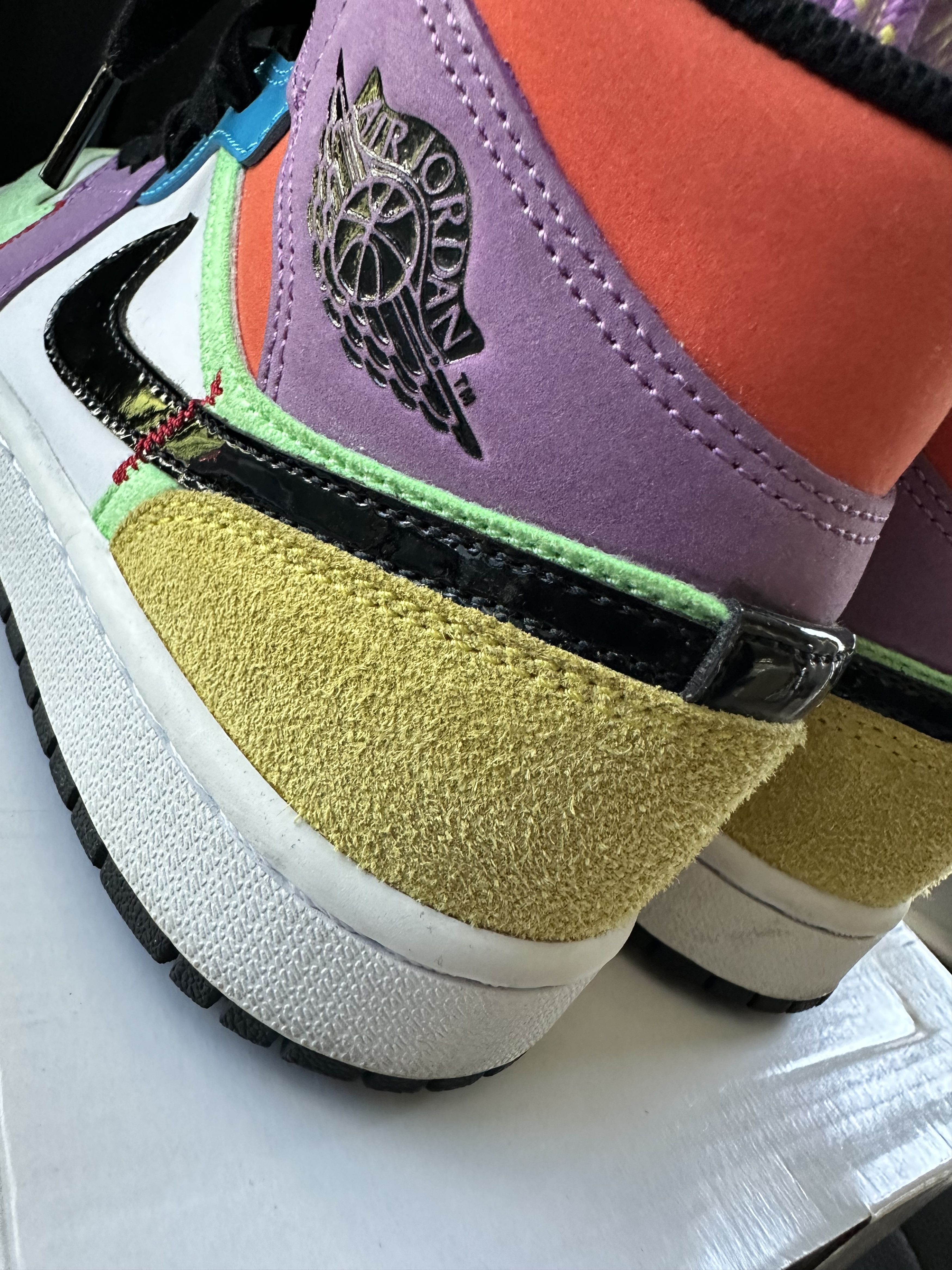Jordan Brand × Nike PREOWNED WMNS AIR JORDAN 1 MID SE "LIGHT BULB" Size US 7 / IT 37 - 4 Thumbnail