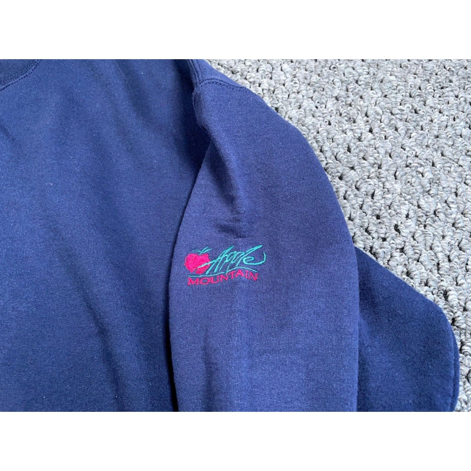 Apple VTG Vantage Ski Resort Sweatshirt Adult XL Blue Crewneck 50-50 Apple Mountain 90s Mens Embroidered City Ski Size US XL / EU 56 / 4 - 3 Thumbnail