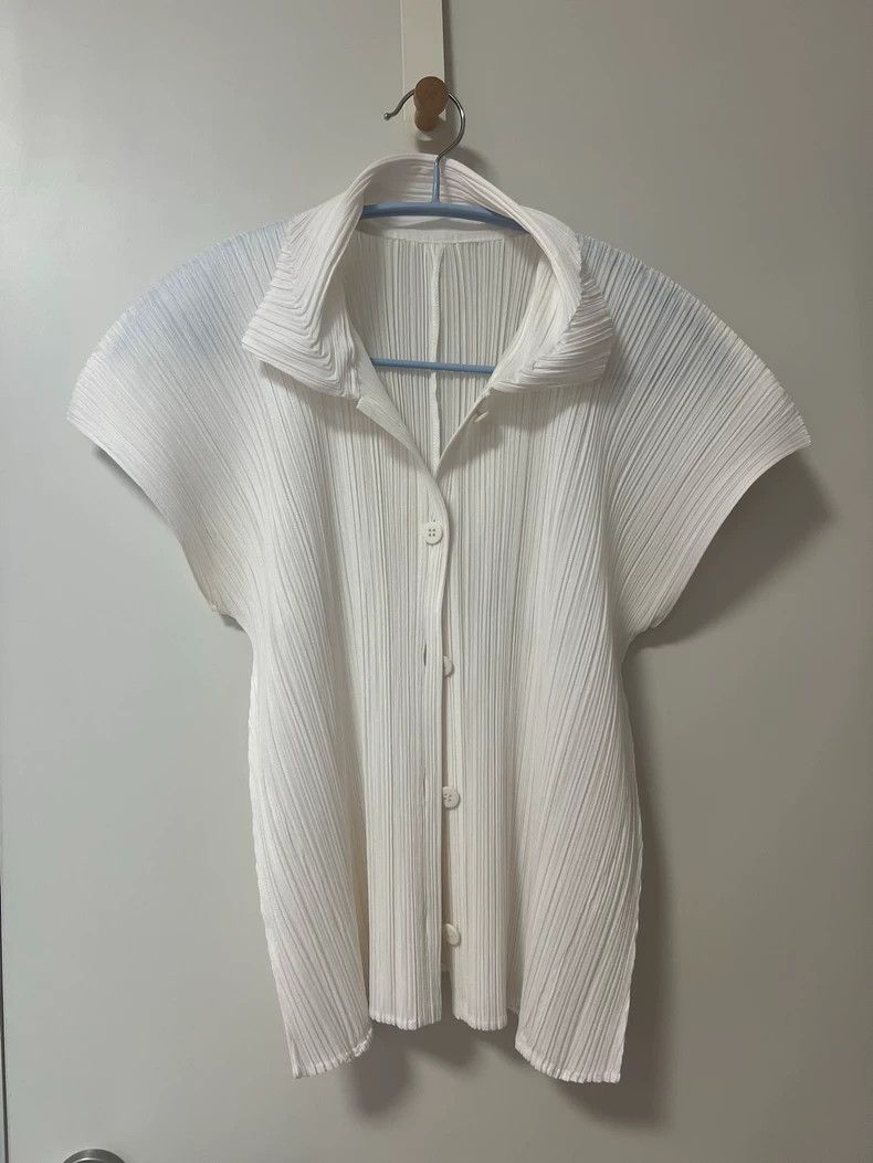 Issey Miyake Issey Miyake size:3 White pleated short-sleeved shirt Size XS / US 0-2 / IT 36-38 - 2 Thumbnail