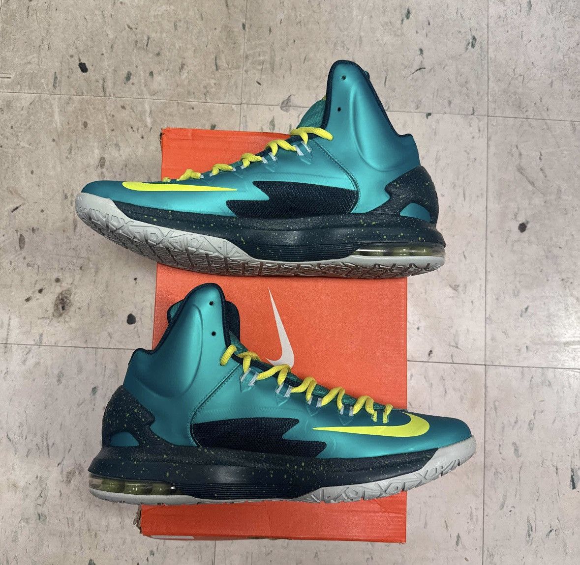 Nike KD 5 Hulk Size US 11 / EU 44 - 2 Thumbnail