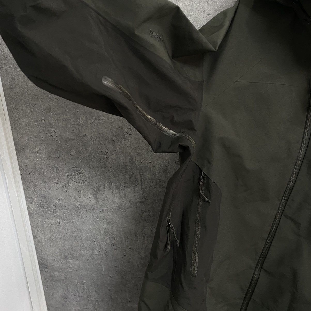Arc'teryx Men's Arcteryx Beta Gore-Tex Pro Shell Recco Jacket Size US L / EU 52-54 / 3 - 7 Thumbnail