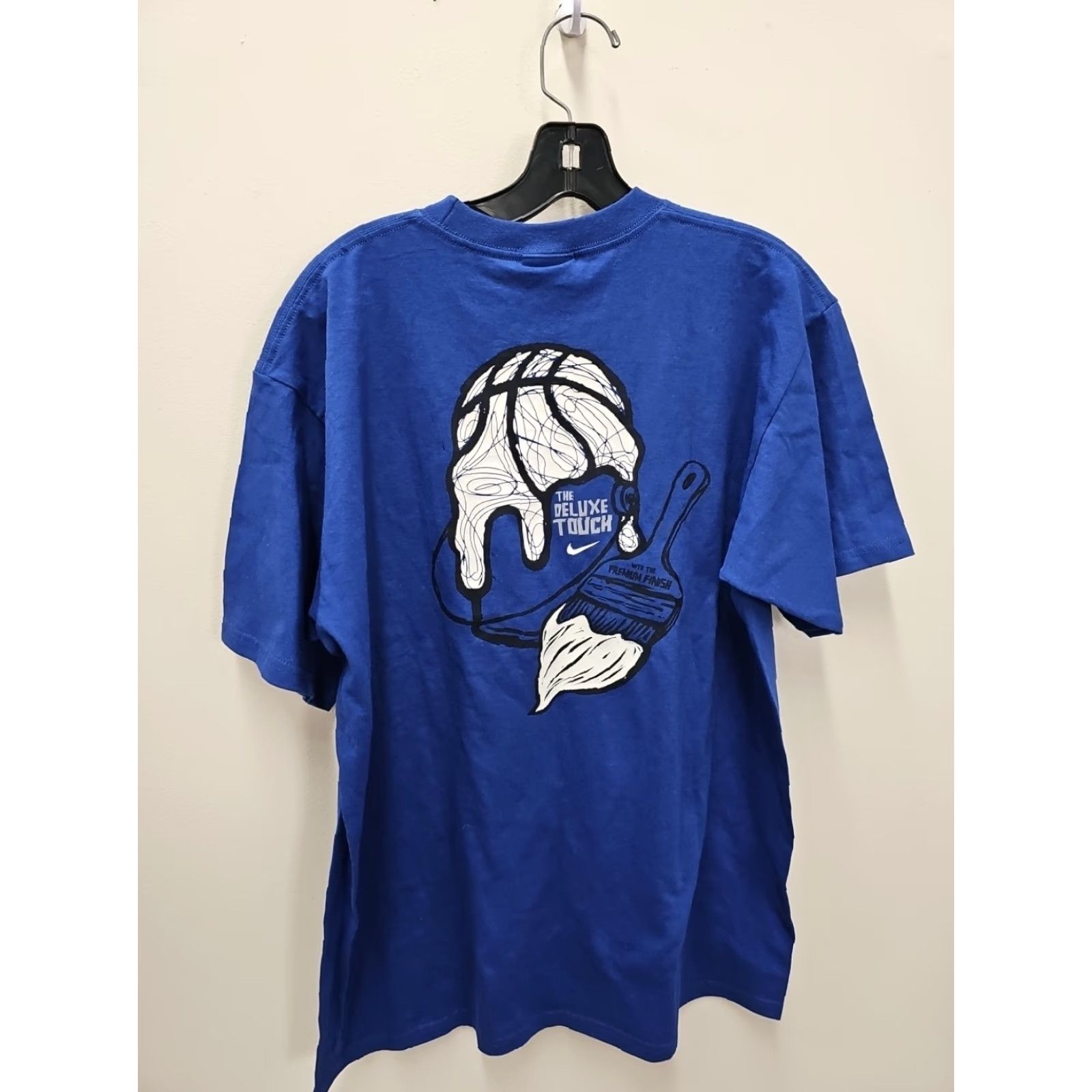 Nike VINTAGE Nike Basketball “In The Paint” Graphic T-Shirt Mens M Black Short Sleeve Crew Neck 22 Chest 29 Length 8/21ss Size US M / EU 48-50 / 2 - 2 Thumbnail