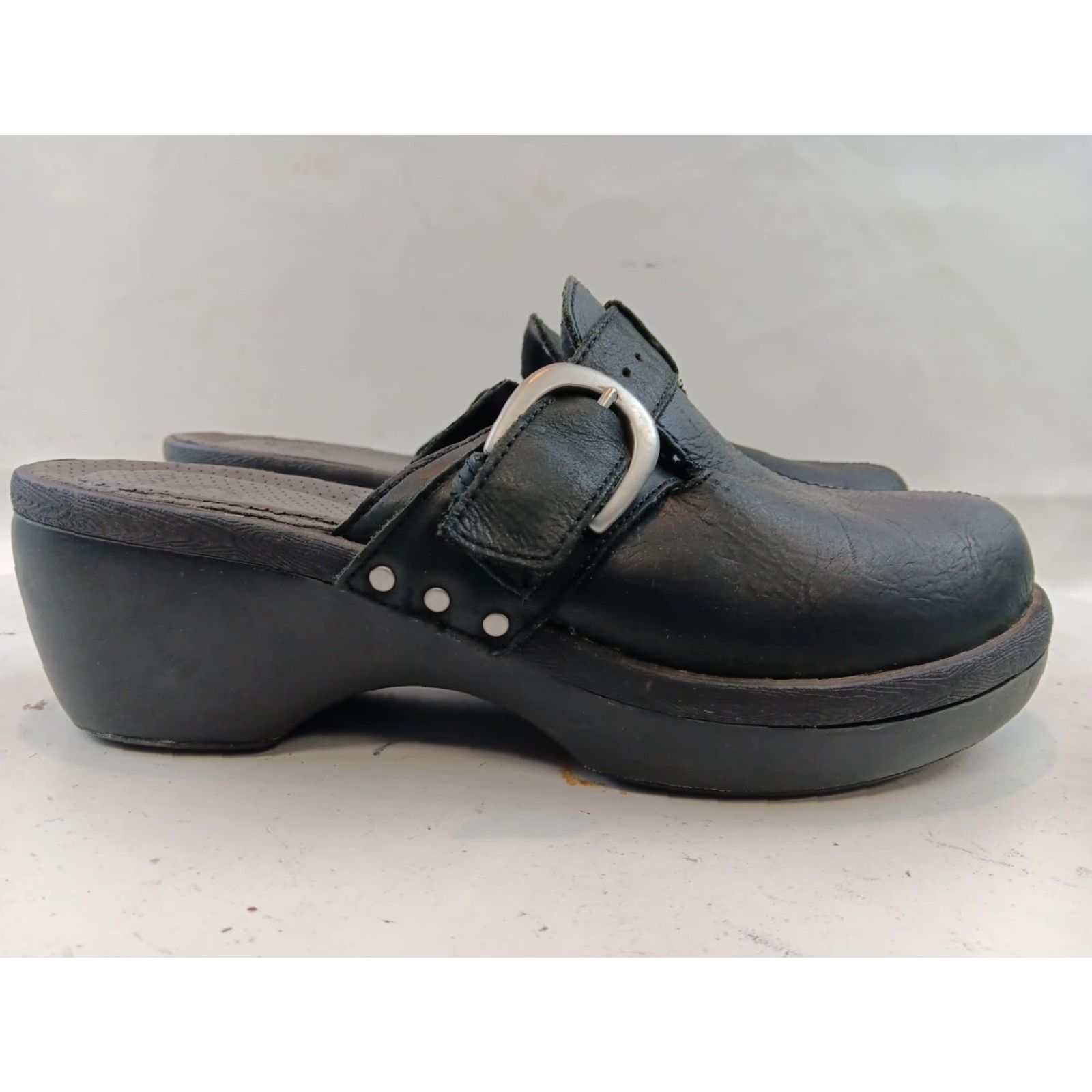 Crocs Crocs Cobbler 15513 Women Sz 11 Black Leather Mule Clogs Wedge Slip On Buckle Size US 11 / IT 41 - 7 Thumbnail