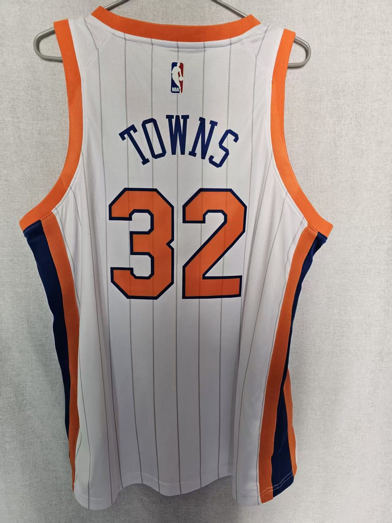 NBA New York Knicks #32 Karl-Anthony Towns Jersey White Size US M / EU 48-50 / 2 - 1 Thumbnail