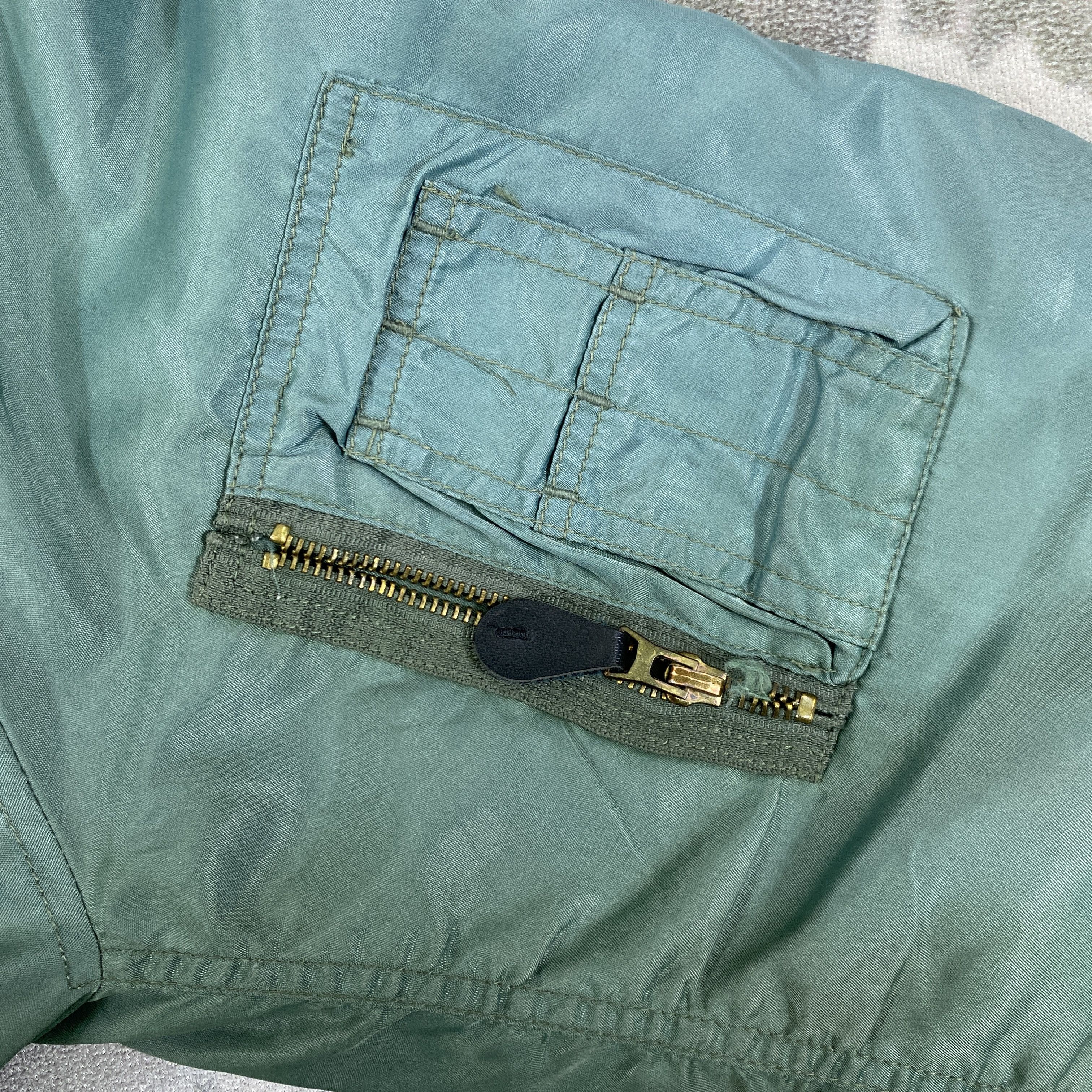 Japanese Brand Vintage Distressed Flight Bomber Jacket- J362 Size US L / EU 52-54 / 3 - 15 Thumbnail