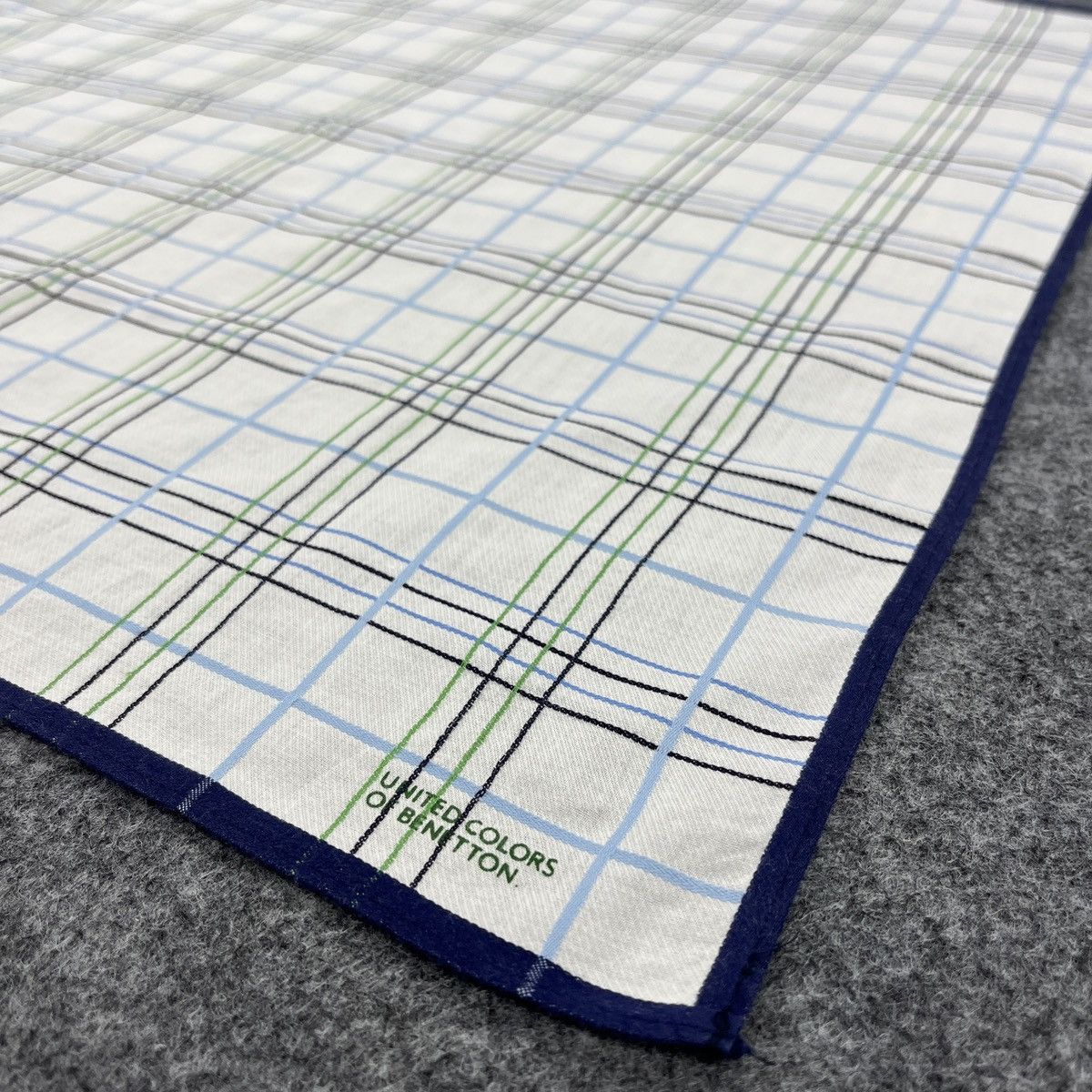 United Colors Of Benetton United Colors Of Benetton Handkerchief / Neckerchief B1534 Size ONE SIZE - 4 Thumbnail