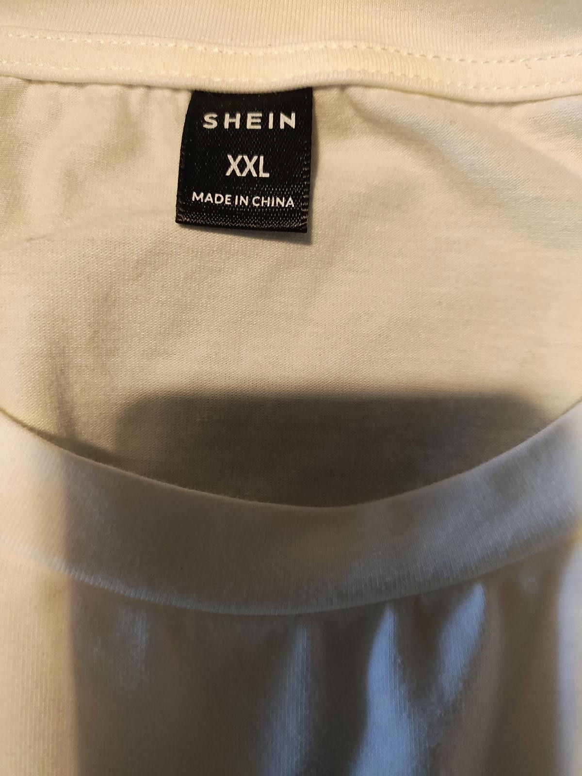 Shein SHEIN White Graphic Bear Print T-Shirt Size US XXL / EU 58 / 5 - 7 Thumbnail